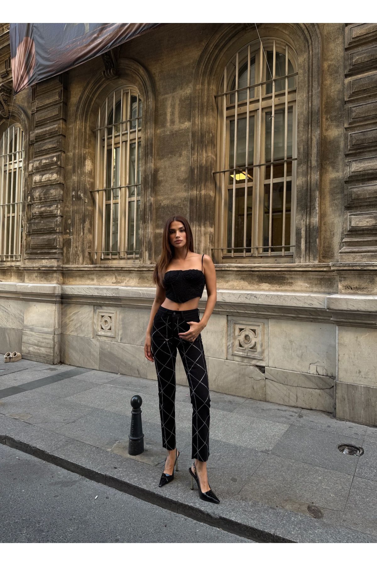 Diviny Kadın Taşlı Kesik Paça Mini Flare Yüksek Bel Jean