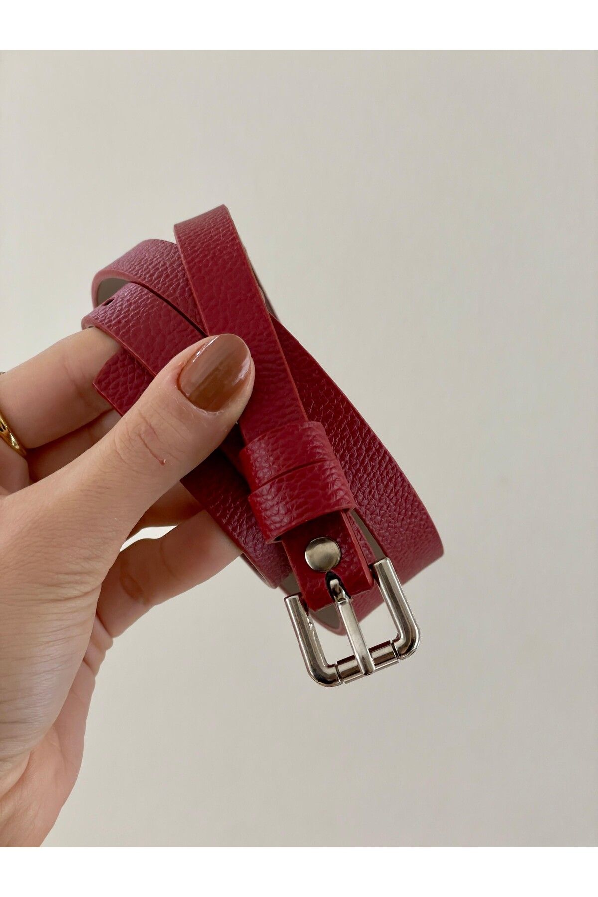 Radino Collection Kadın İnce Deri Kemer – Minimal Metal Tokalı, Şık ve Günlük Kullanıma Uygun