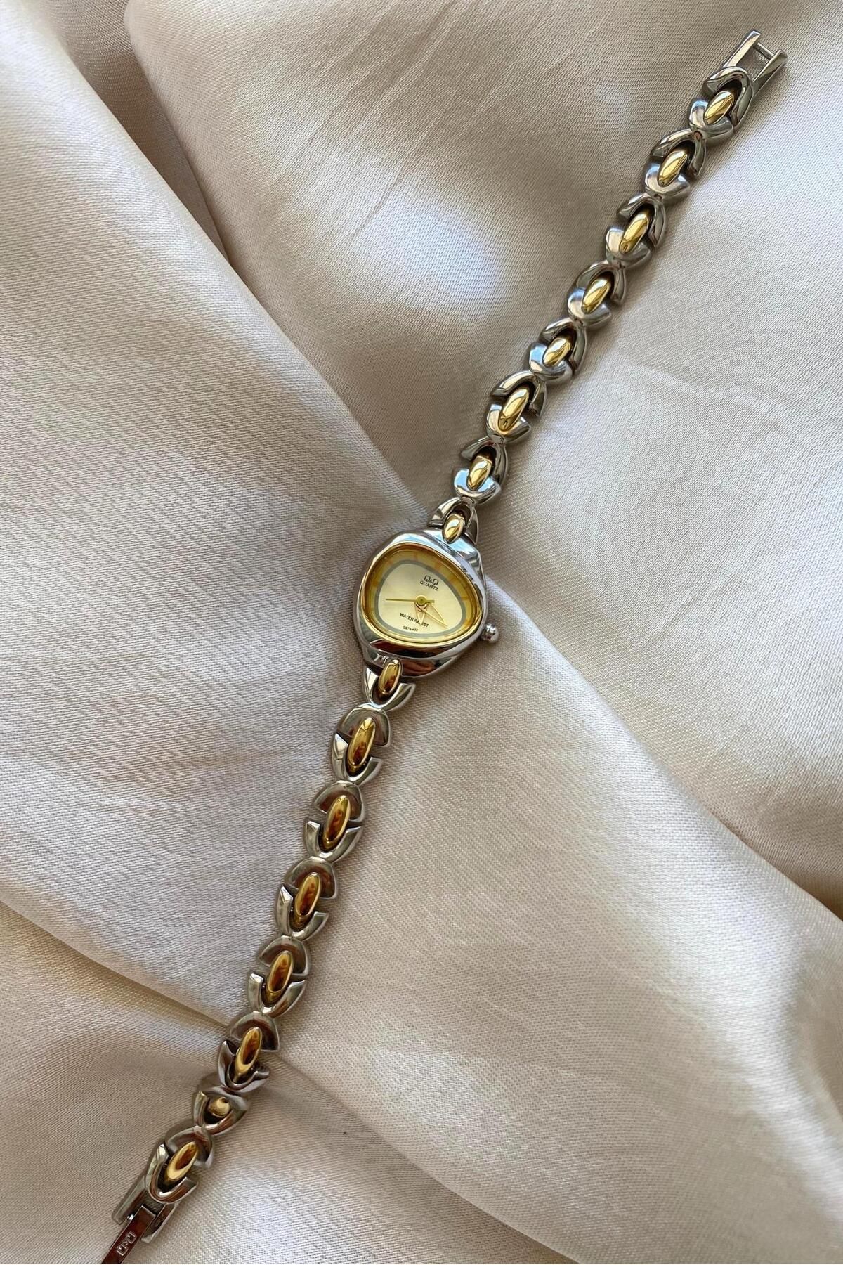 Q&Q Özel Tasarım Kasa Çelik Kordon Küçük Vintage Kadın Kol Saati