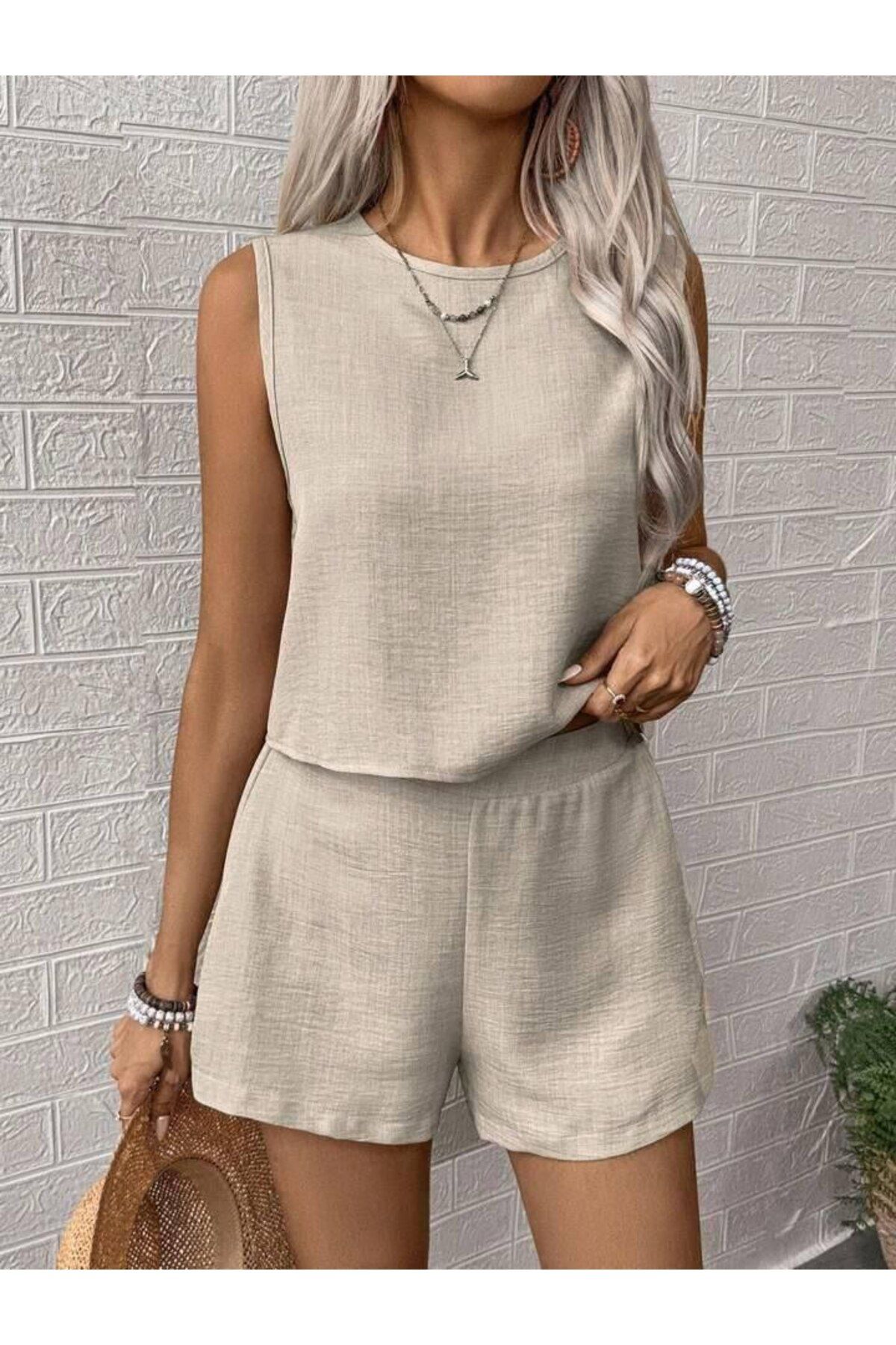 Butik Rahat Kalıp Düz Desen Aerobin Kumaş Dökümlü Şort Bluz İkili Takım