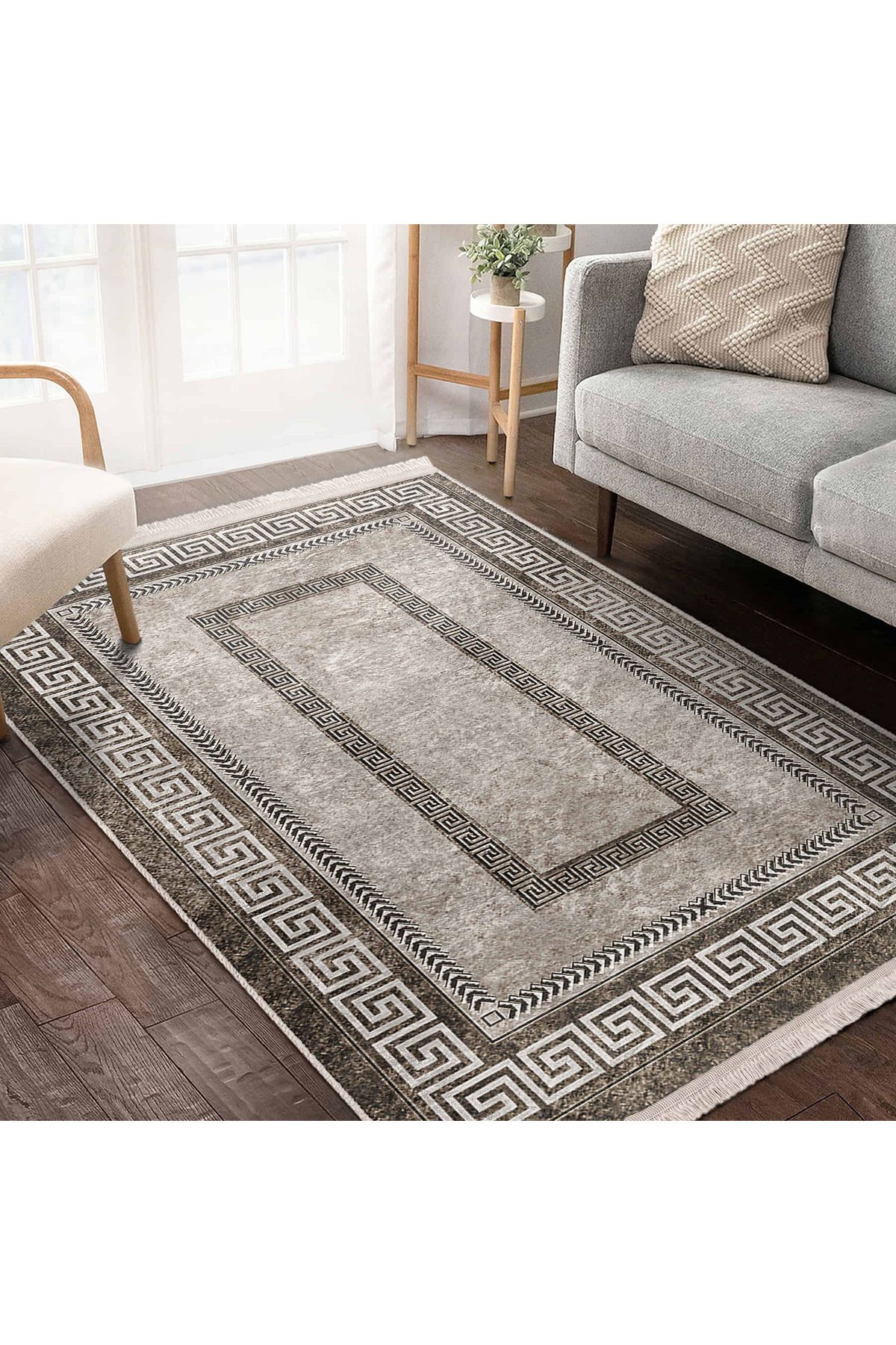 Realhomes Gri – Beyaz Zeminde Geleneksel Geometrik Desenli Salon & Oturma Odası İçin Yıkanabilir Kaymaz Taban