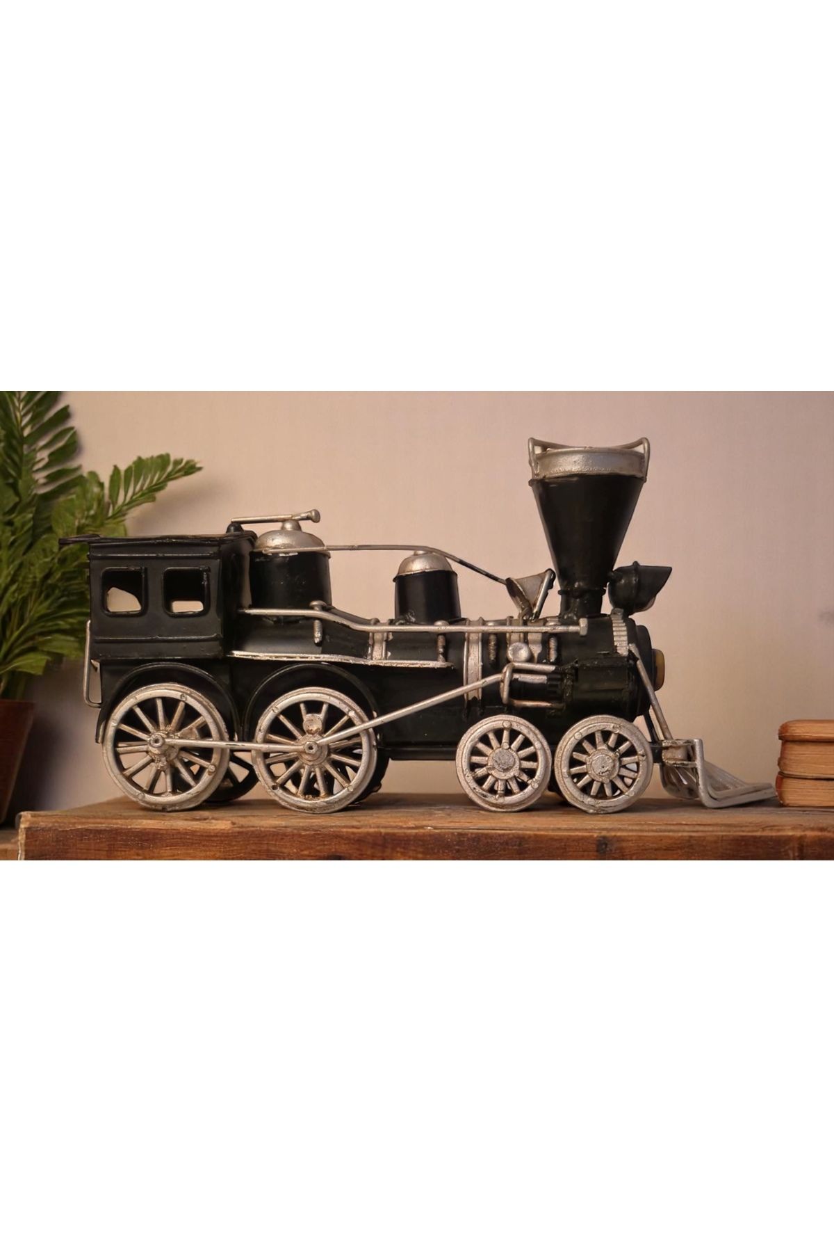 Land of Souvenir Metal Kara Tren Dekoratif Obje Biblo