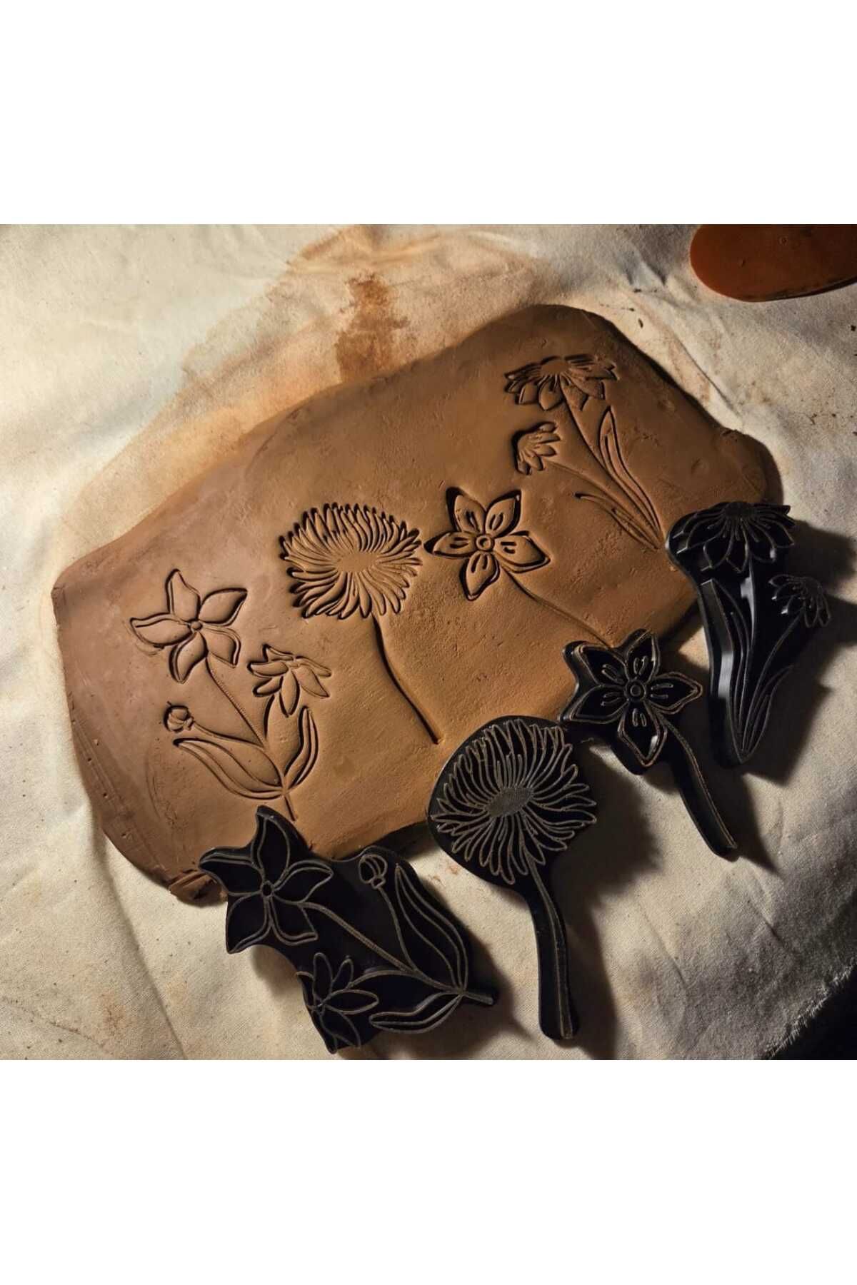 Enbceramic SIRASIYLA 11-11-9,5-10 CM 4 ADET ÇİÇEK BASKISI SERAMİK POLİMER KİL KALIP