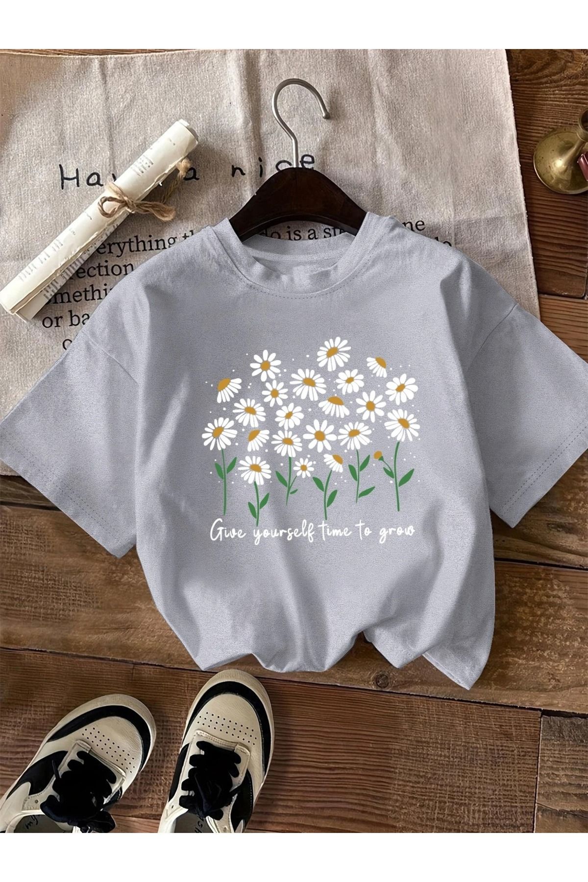 PALPİTO Kadın Gri Papatya Bahçesi Baskılı Oversize T-Shirt
