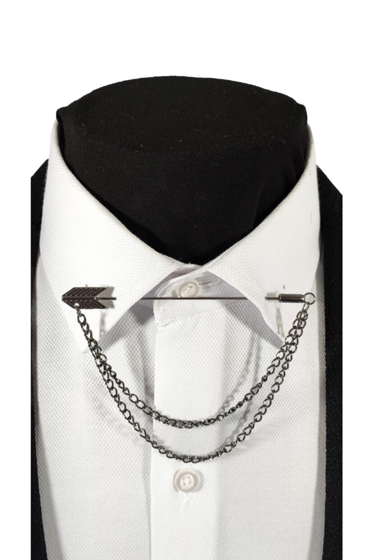 BLC Basic Line Co. Arrow Strike Ok Ucu Figürlü Koyu Gümüş Gri Yaka Iğnesi & Zincir Seti