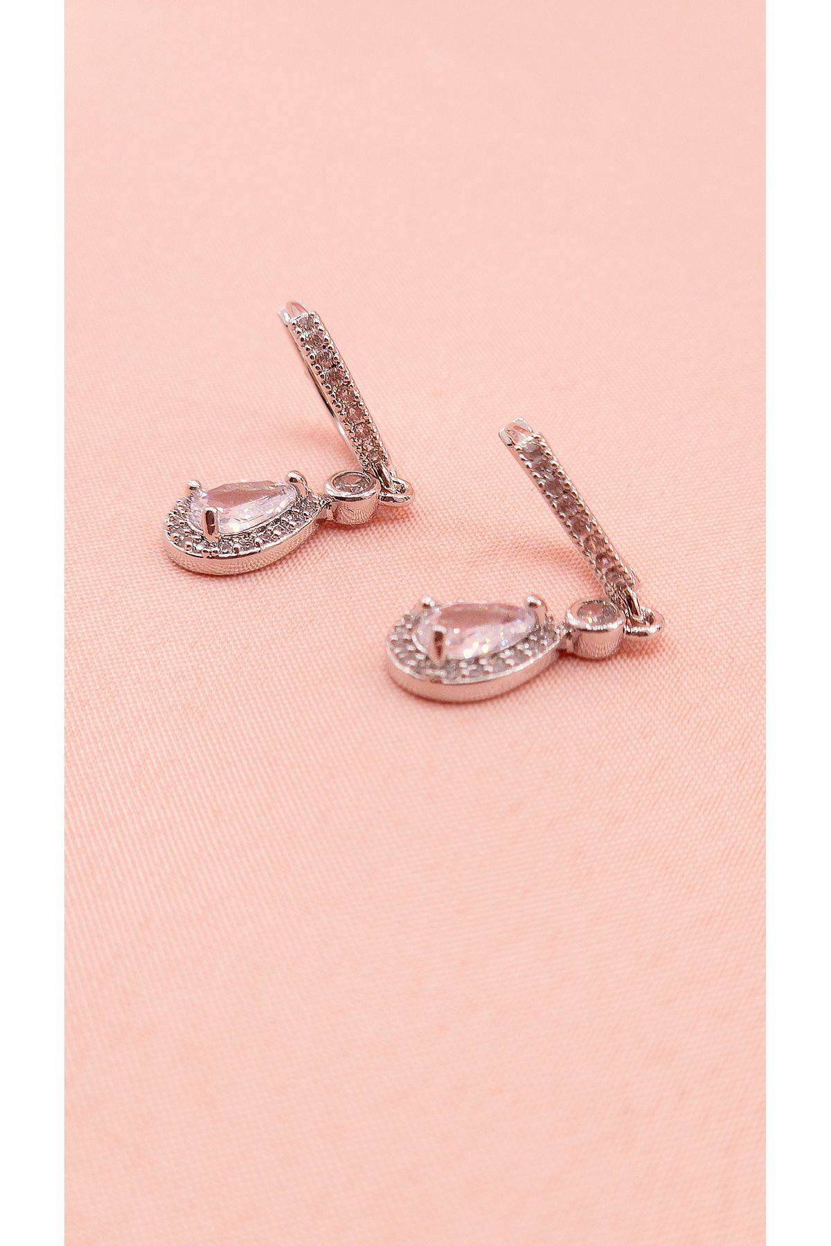 luree accessories Damla Motifli Taşlı Çelik Küpe