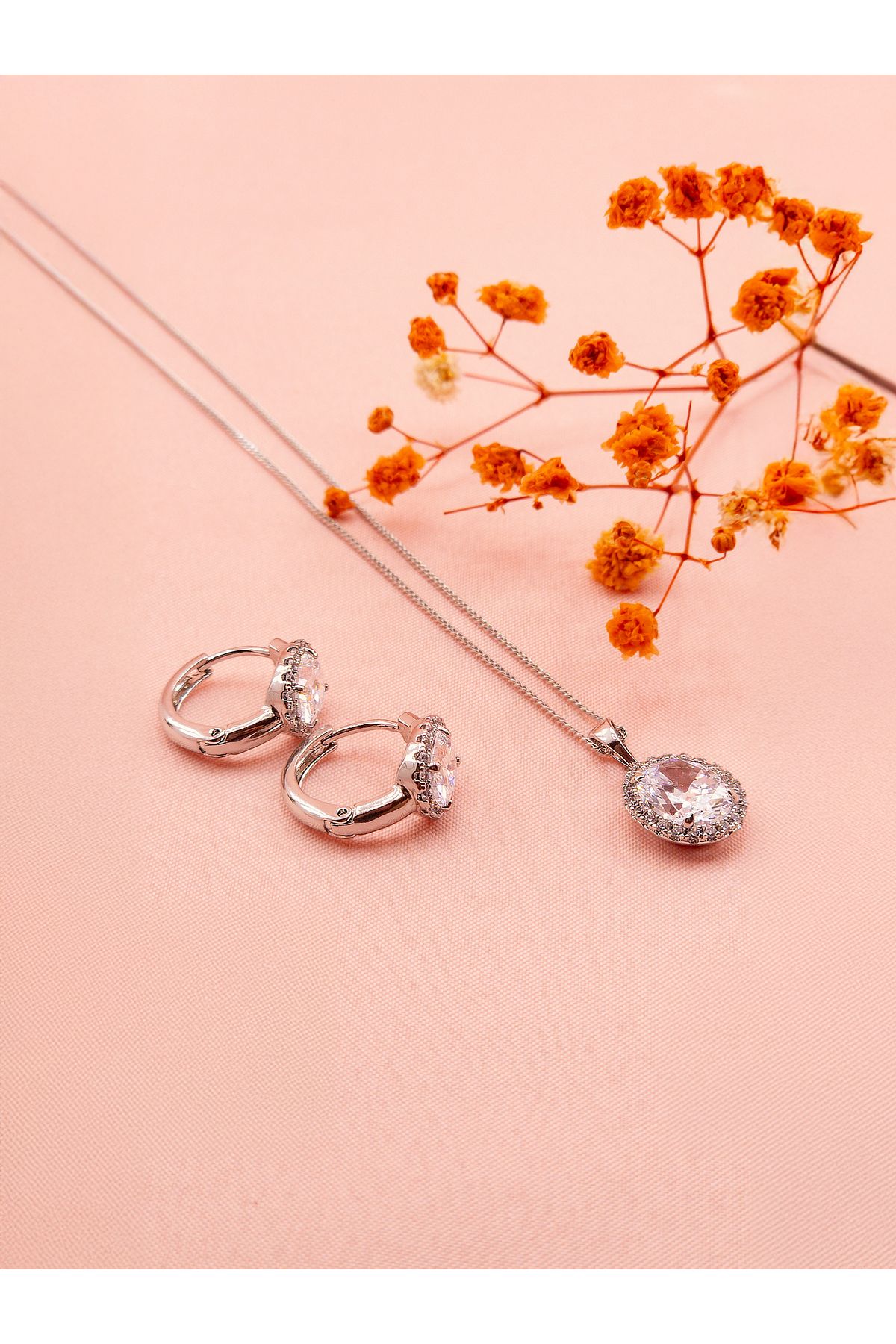 luree accessories Gümüş Renkli Damla Motifli Taşlı Kolye Küpe Set