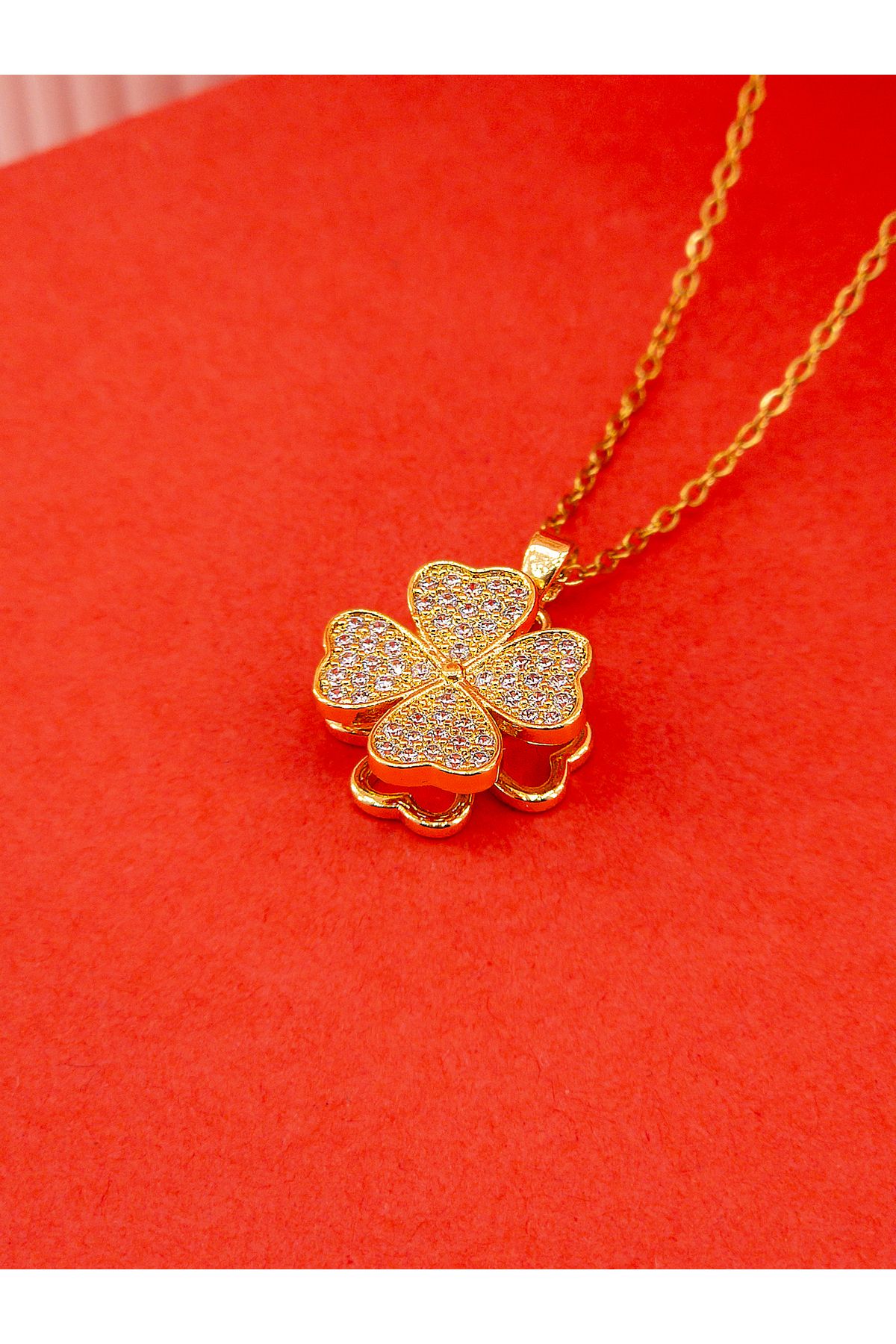 luree accessories Yonca Motifli Taşlı Dönen Çelik Kolye
