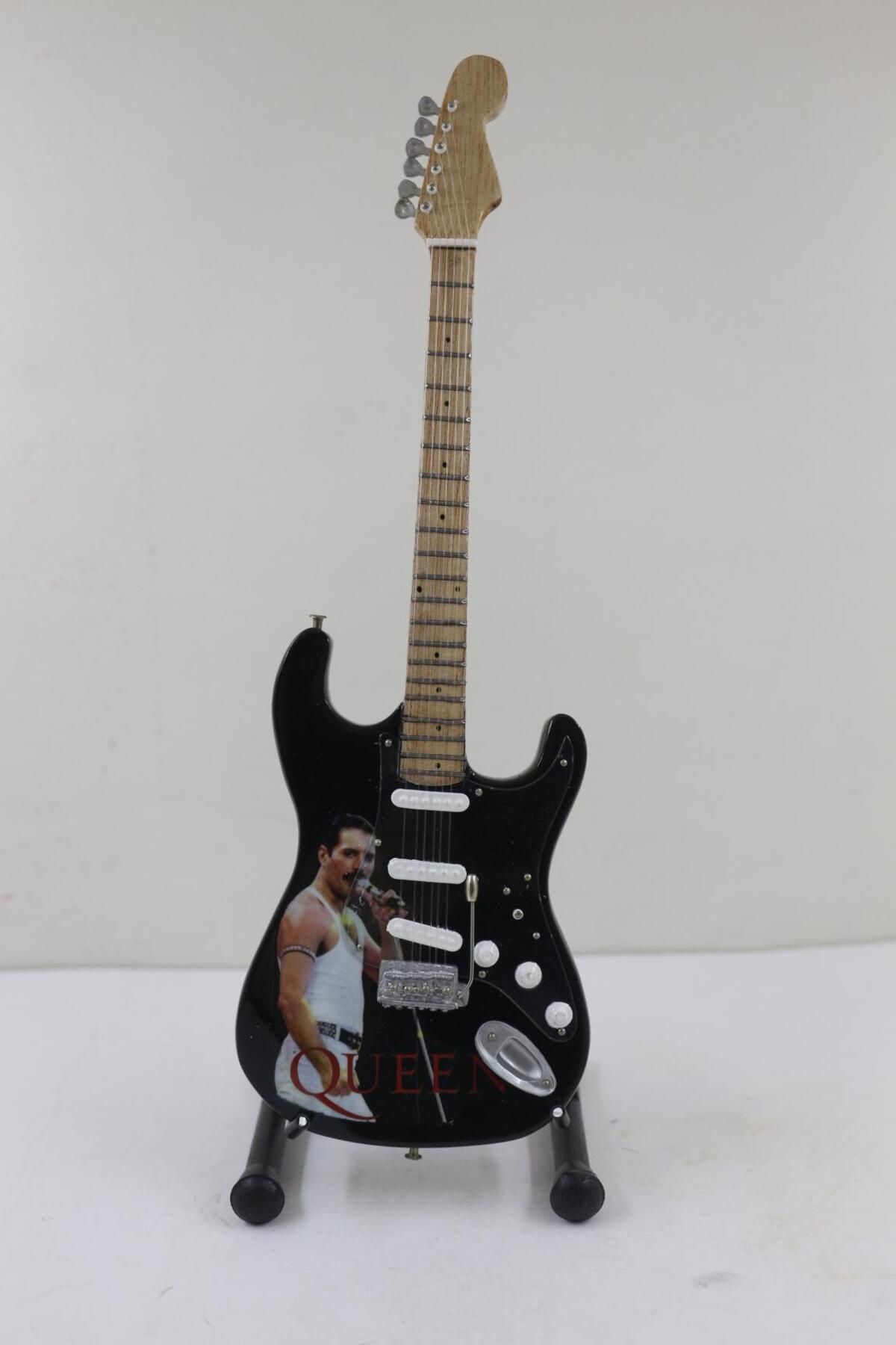 shop DEKORATİF MİNYATÜR ROCK GİTAR 25 CM AYAKLI QUEEN BÜYÜK BOY
