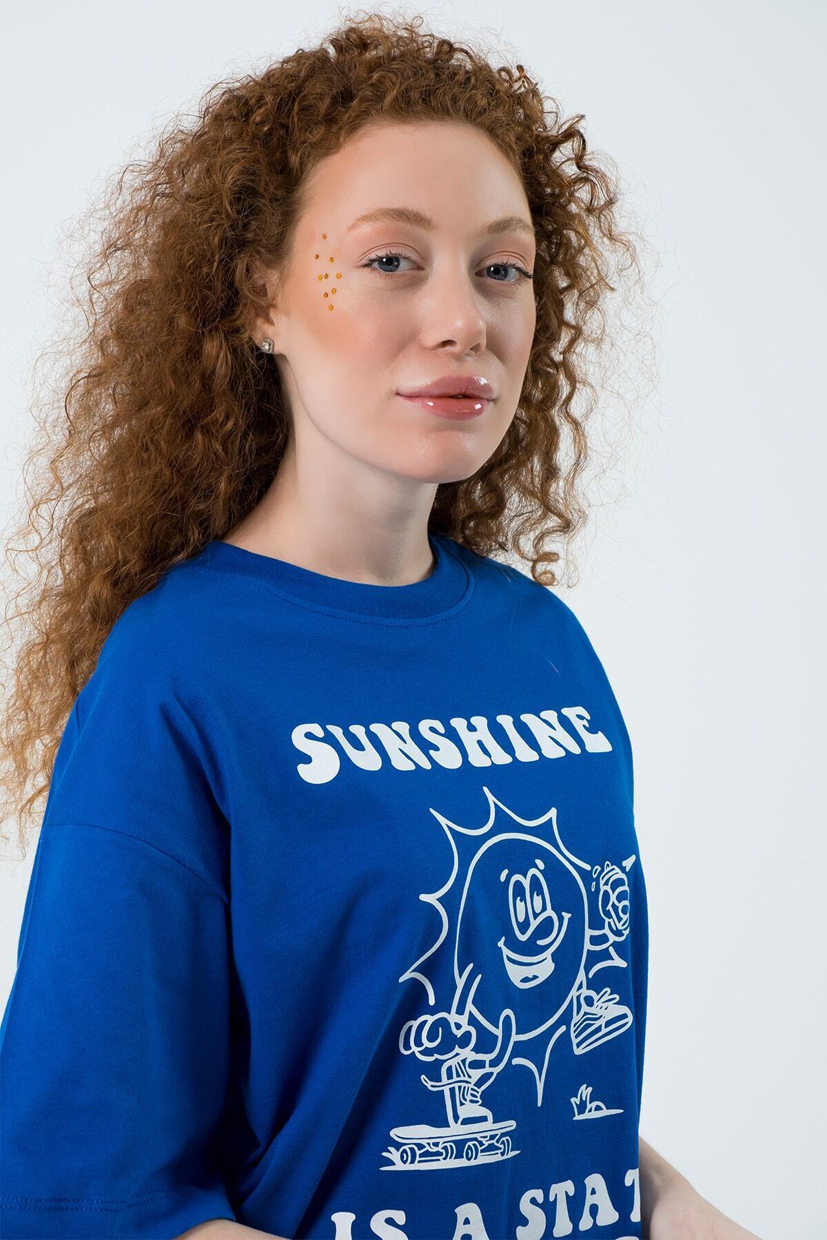 Eazy Co-Eazy Saks Blue Sunshine Unisex Extra Oversize εμπριμέ κοντομάνικο μπλουζάκι 5