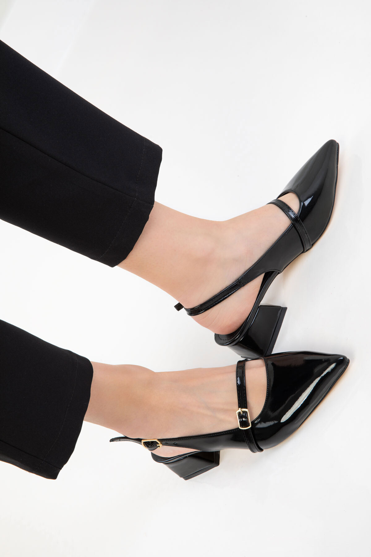 SOHO  Siyah Rugan Kadın Klasik Topuklu Ayakkabı 20656 - Görsel 4