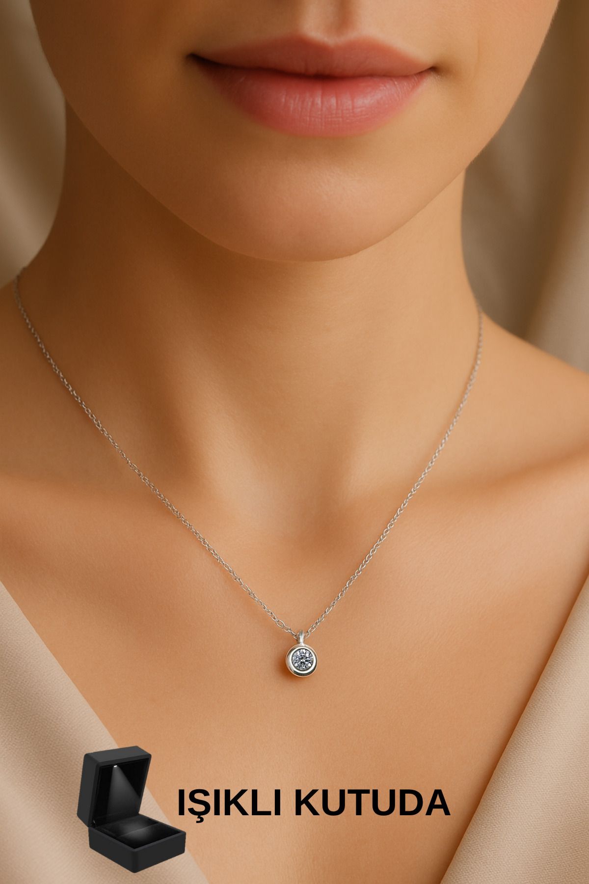 CARAT STONE IŞIKLI KUTUDA KADIN 4MM TEKTAŞ GÜMÜŞ KOLYE