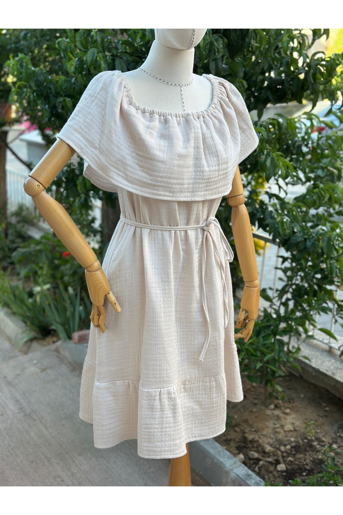 Paseam Atelier Kadın Müslin Kumaş Fırfırlı Bej Elbise