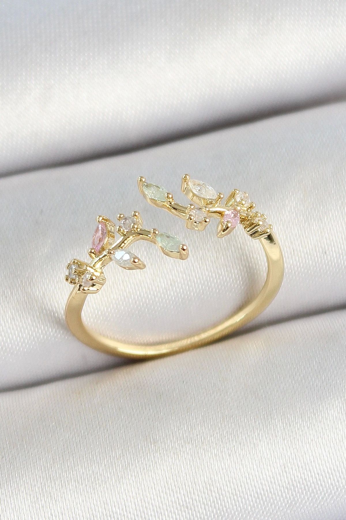 GLIMMERY Pirinç Yaprak Figürlü Zirkon Taşlı Gold Renk Ayarlanabilir Kadın Yüzük