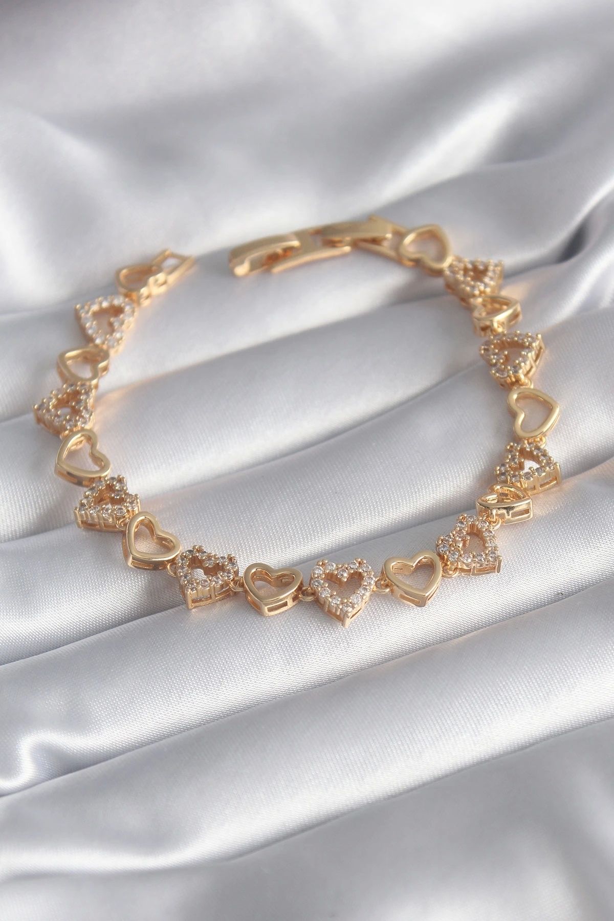 OurStyles 316L Çelik Gold Renk Zirkon Taşlı Kalp Model VIP Seri Kadın Bileklik - TJ-BB5847