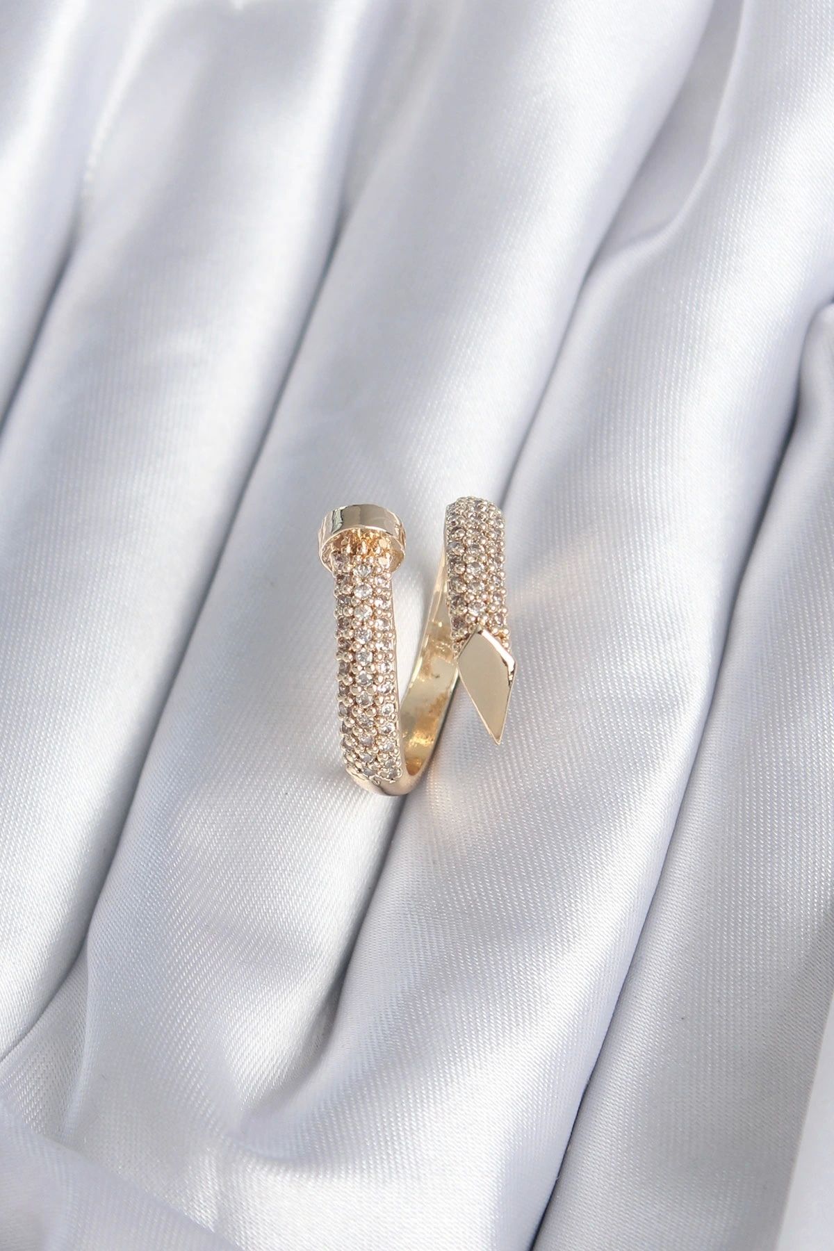 OurStyles Pirinç Gold Renk Çivi Model Zirkon Taşlı Kadın Yüzük - TJ-BYK2878