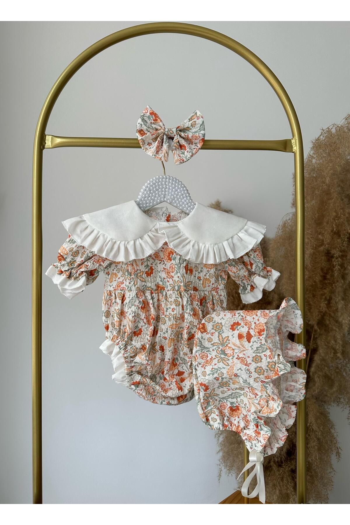 Hobidik Kız Bebek Çiçek Desen Bürümcük Kumaş Bebe Yaka Romper Set
