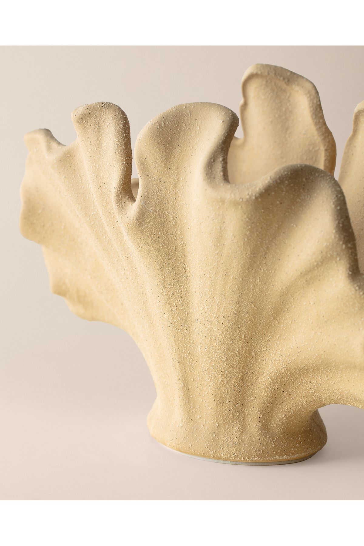 Madame Coco-Shelly Vase - Beige 3
