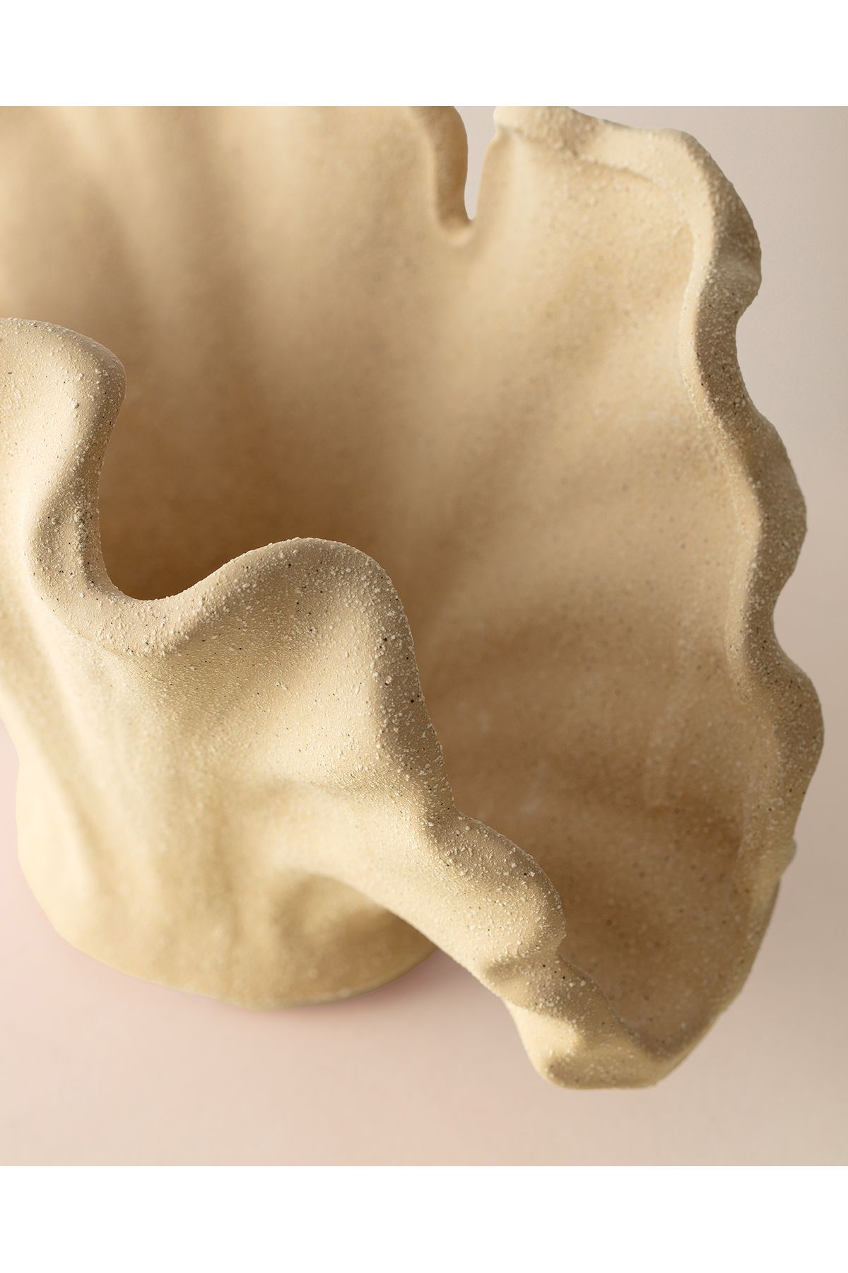 Madame Coco-Shelly Vase - Beige 4