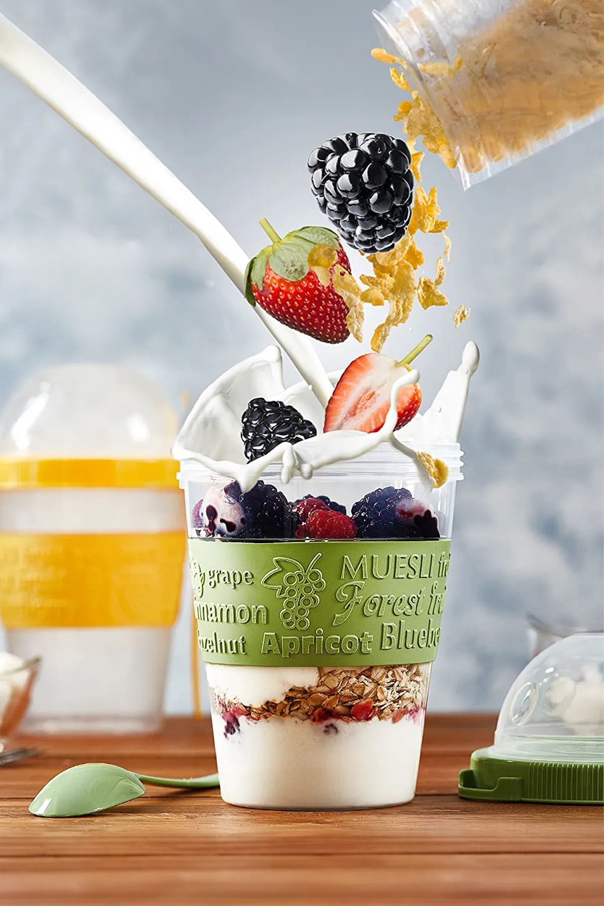 Soillium-Practical Portable - Healthy Food and Yogurt Muesli Granola Diet Container with Spoon 3