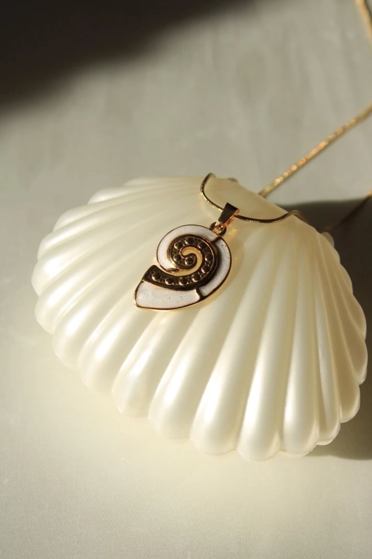 Harlofia Jewelry Çelik Büyük Boy Deniz Kabuğu Kolye