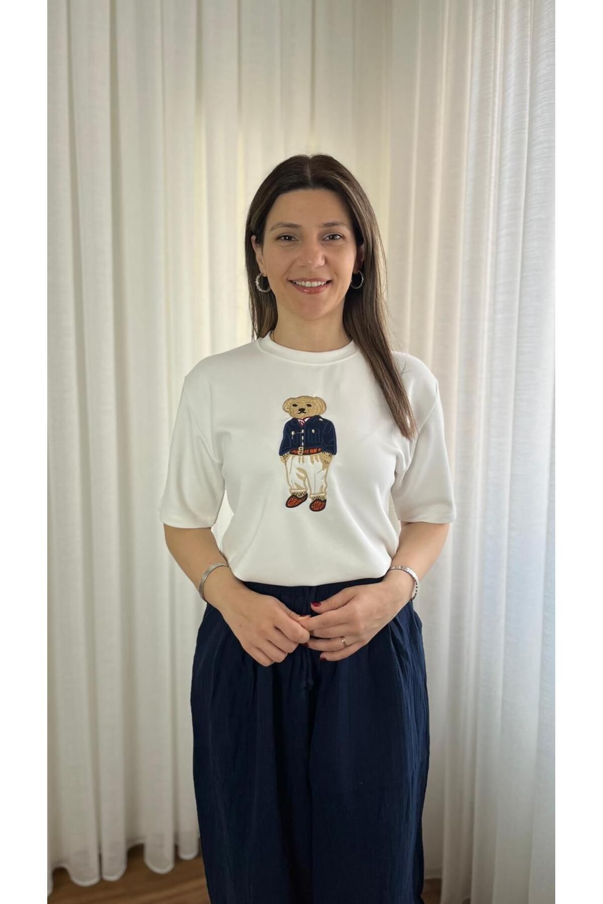Hazal Ekru Ayıcıklı Kısa Kollu Tshırt