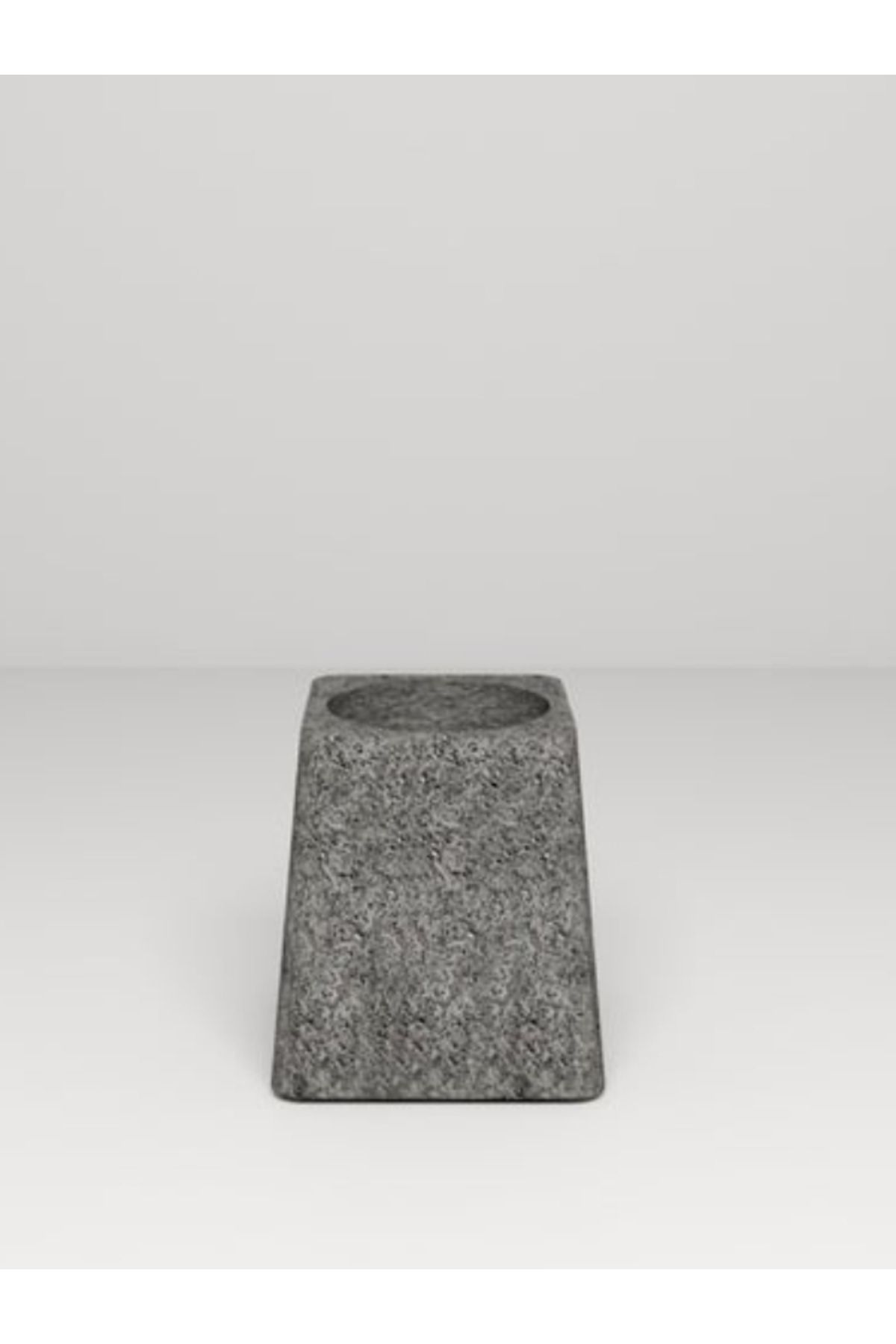 Dekor Hafif Beton Saksı Pira 60LT