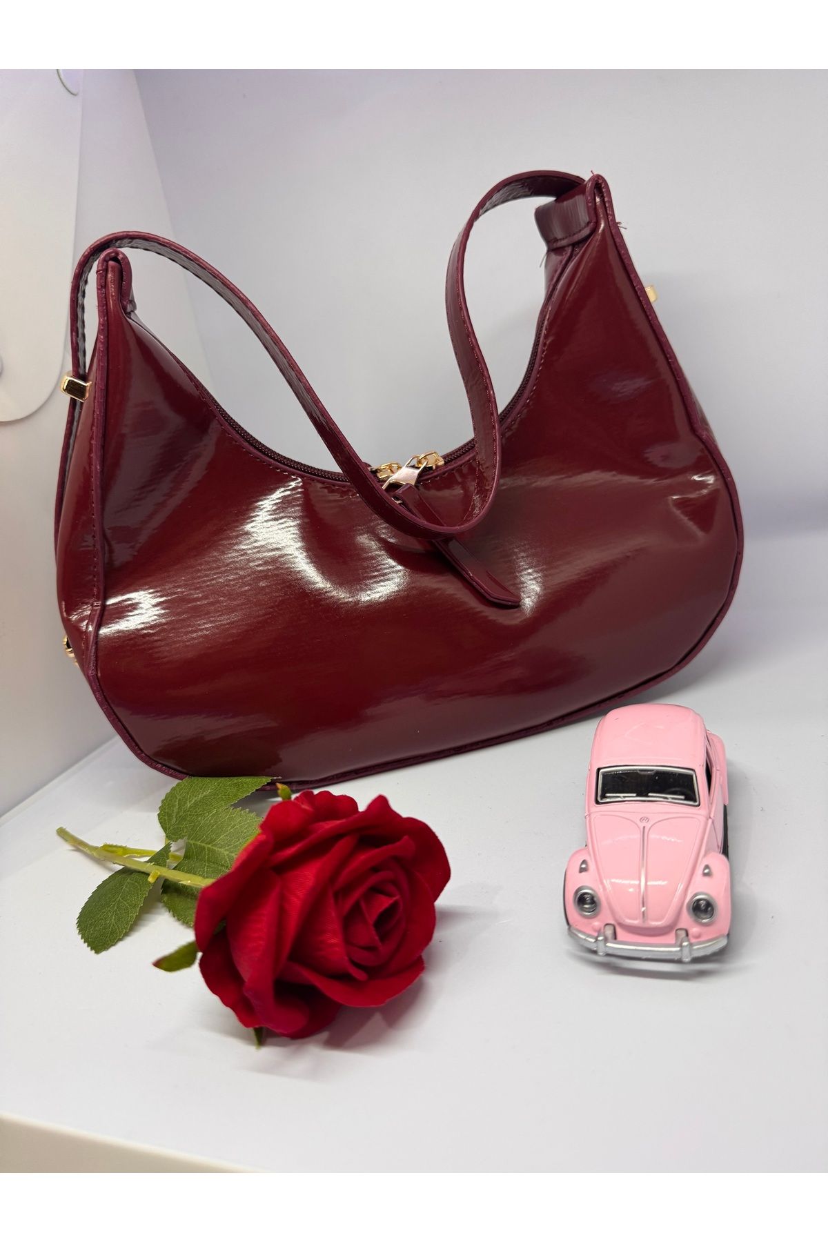 shop Kadın Kol Çantası Rugan Kemerli Bordo Retro Parlak Tokalı