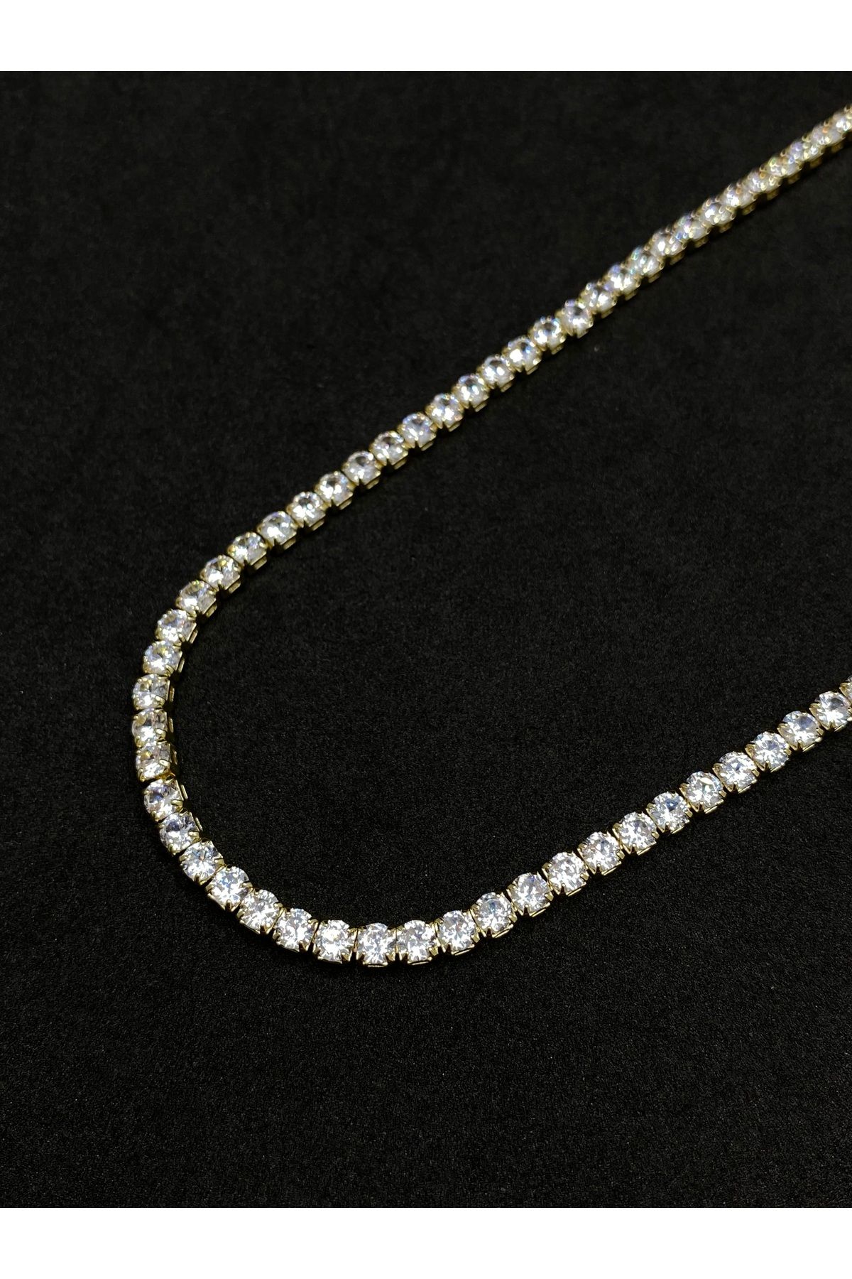 Jiji Jewelery Döküm Su Yolu Klasik Kare Zirkon Taş Altın Renk Paslanmaz Çelik Kolye