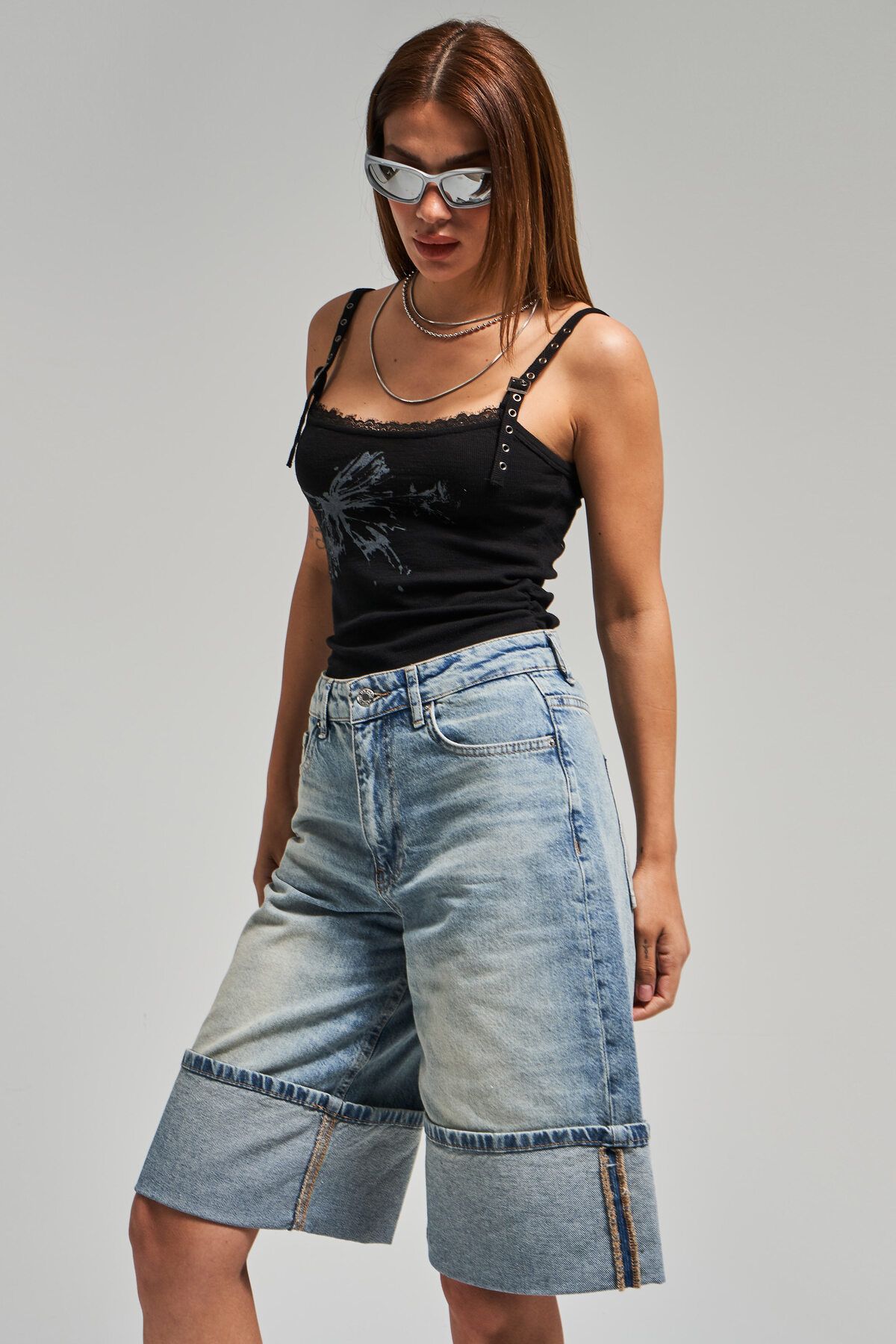 its basic Kadın T.Kot Rengi 4s5-75 Paça Detaylı Maxi Boy %100 Koton Denim Bermuda Şort