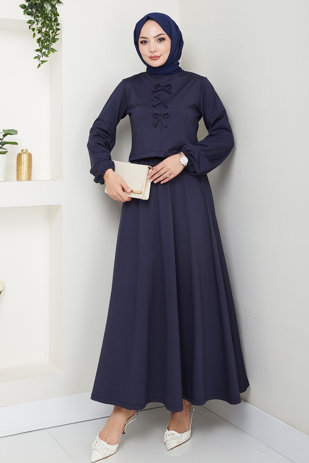 InStyle Etekli Fiyonk Detaylı Lacivert Takım