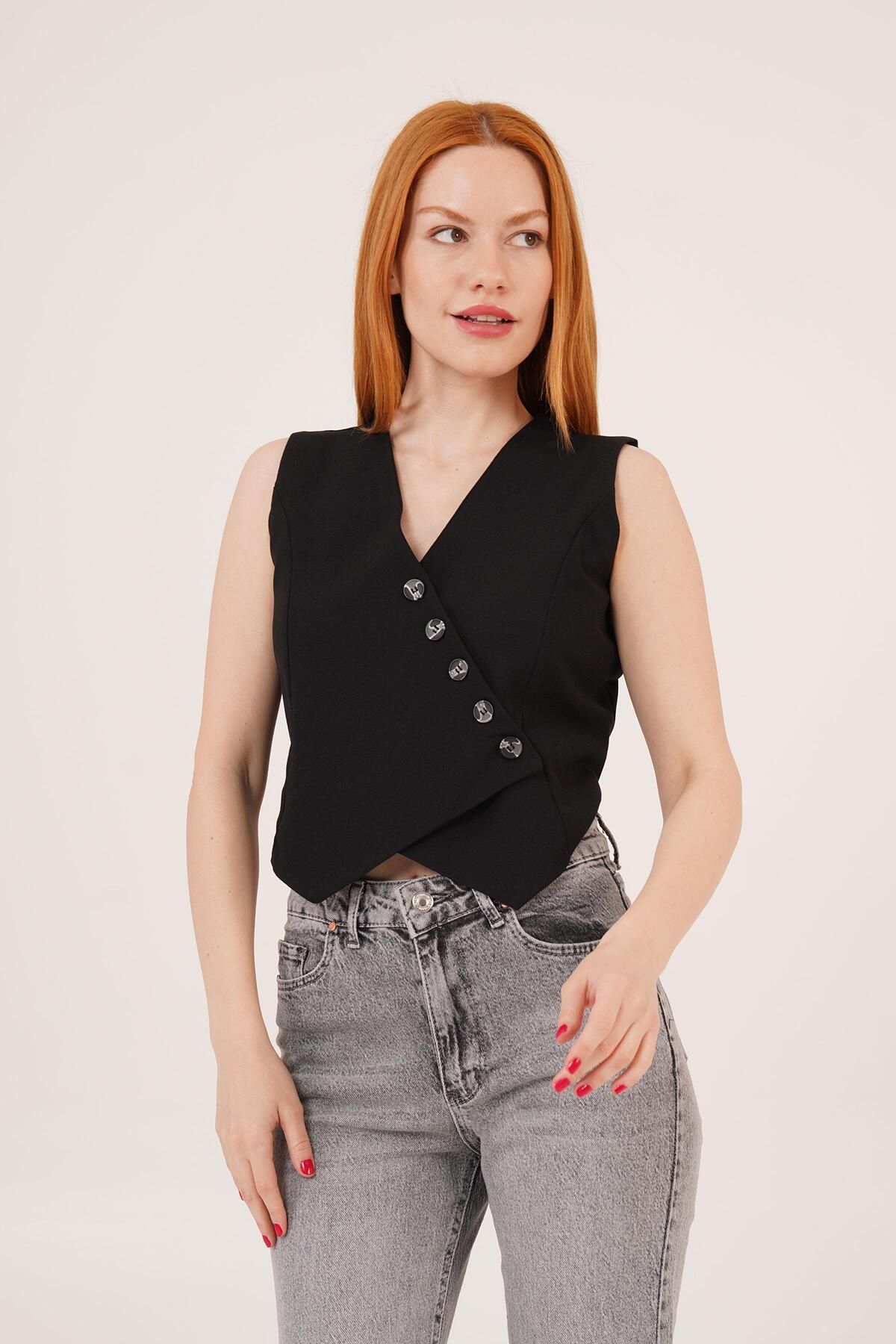 Castivo Fashion V Yaka Düğmeli Üçgen Kesim Yelek