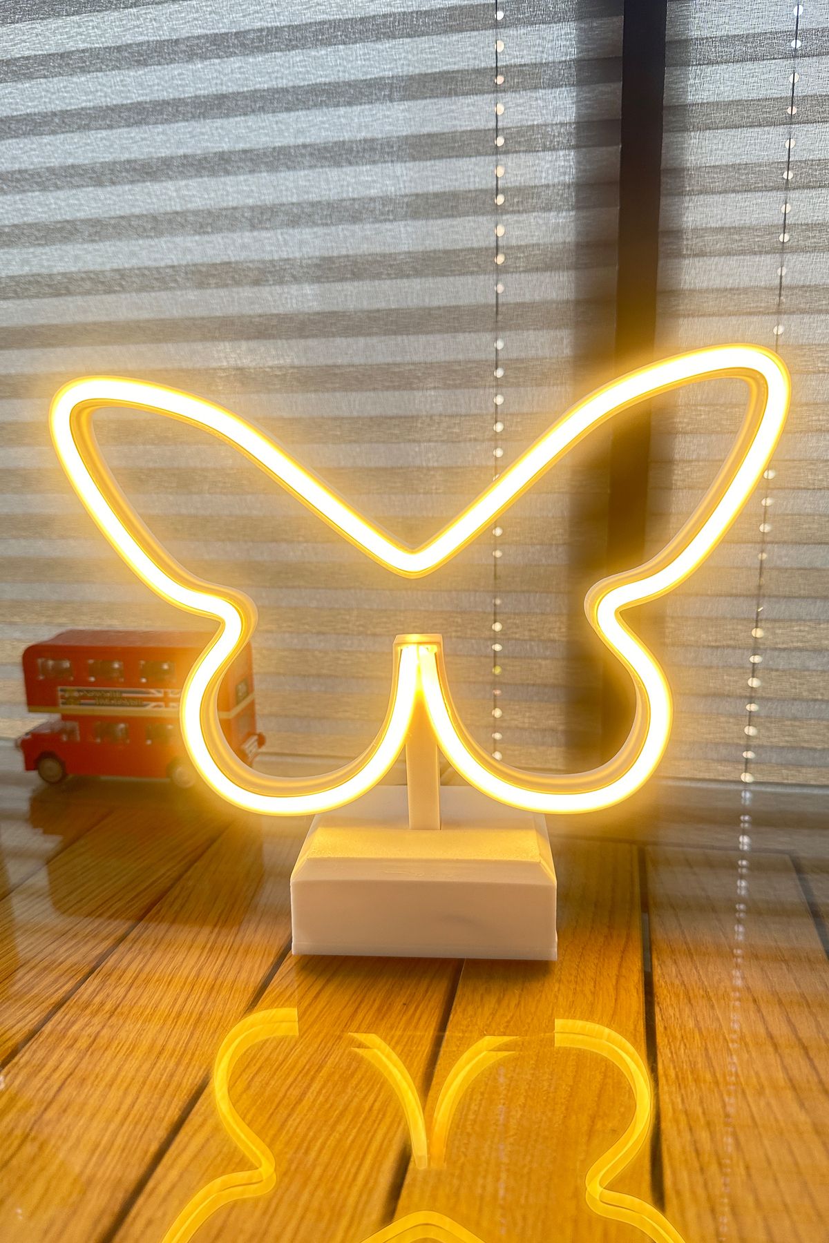 loftico Kelebek Led - Neon Led - 22cm - İster Duvara As, İster Masaüstü - Adaptör Dahil