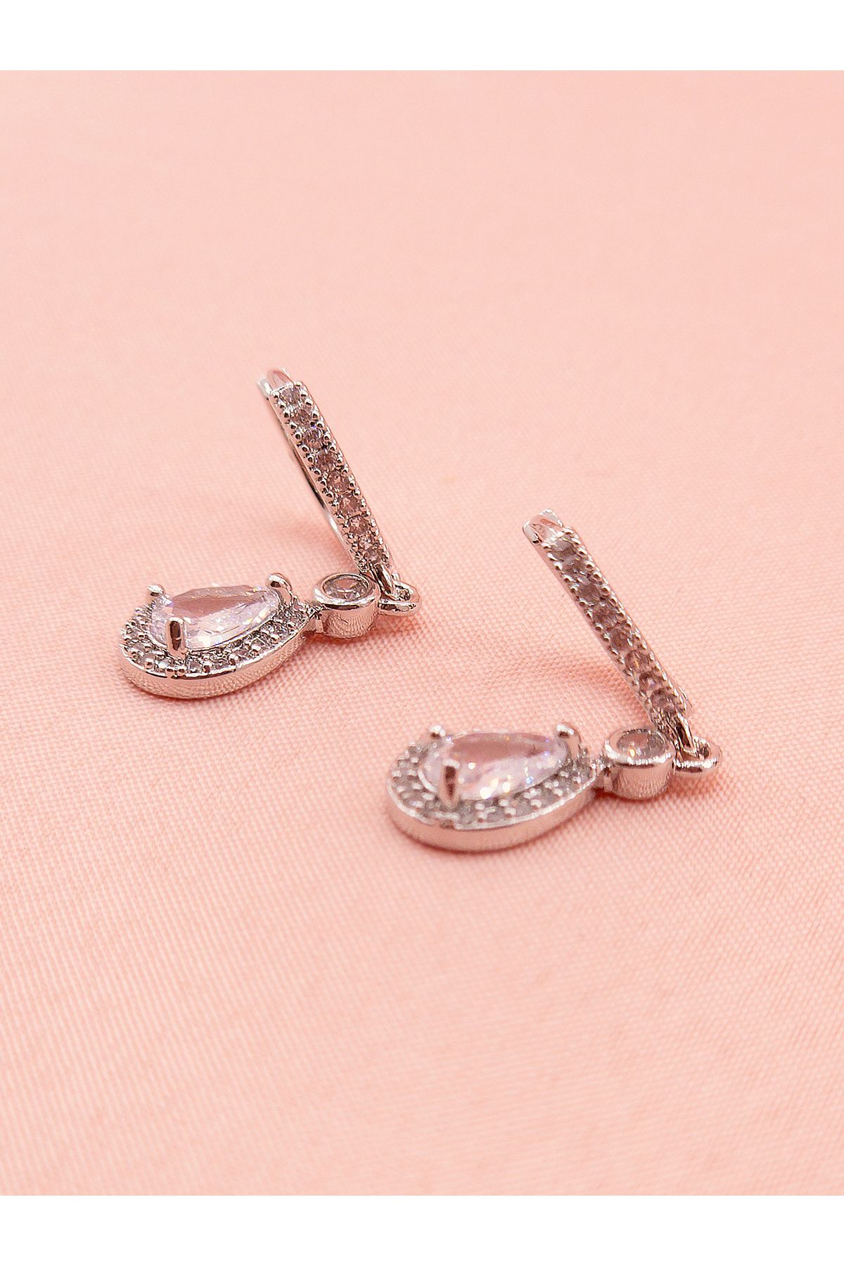 luree accessories Damla Motifli Taşlı Çelik Küpe