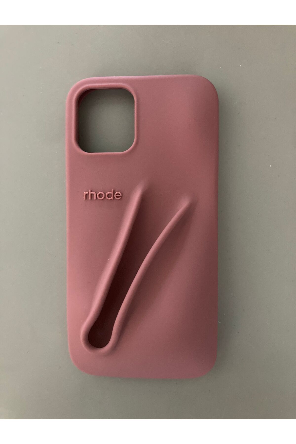 【sena】rhode iPhoneケースlipcase saltytan Rhode Lip Case Silicone iPhone Case Salty Tan - FW24 - US