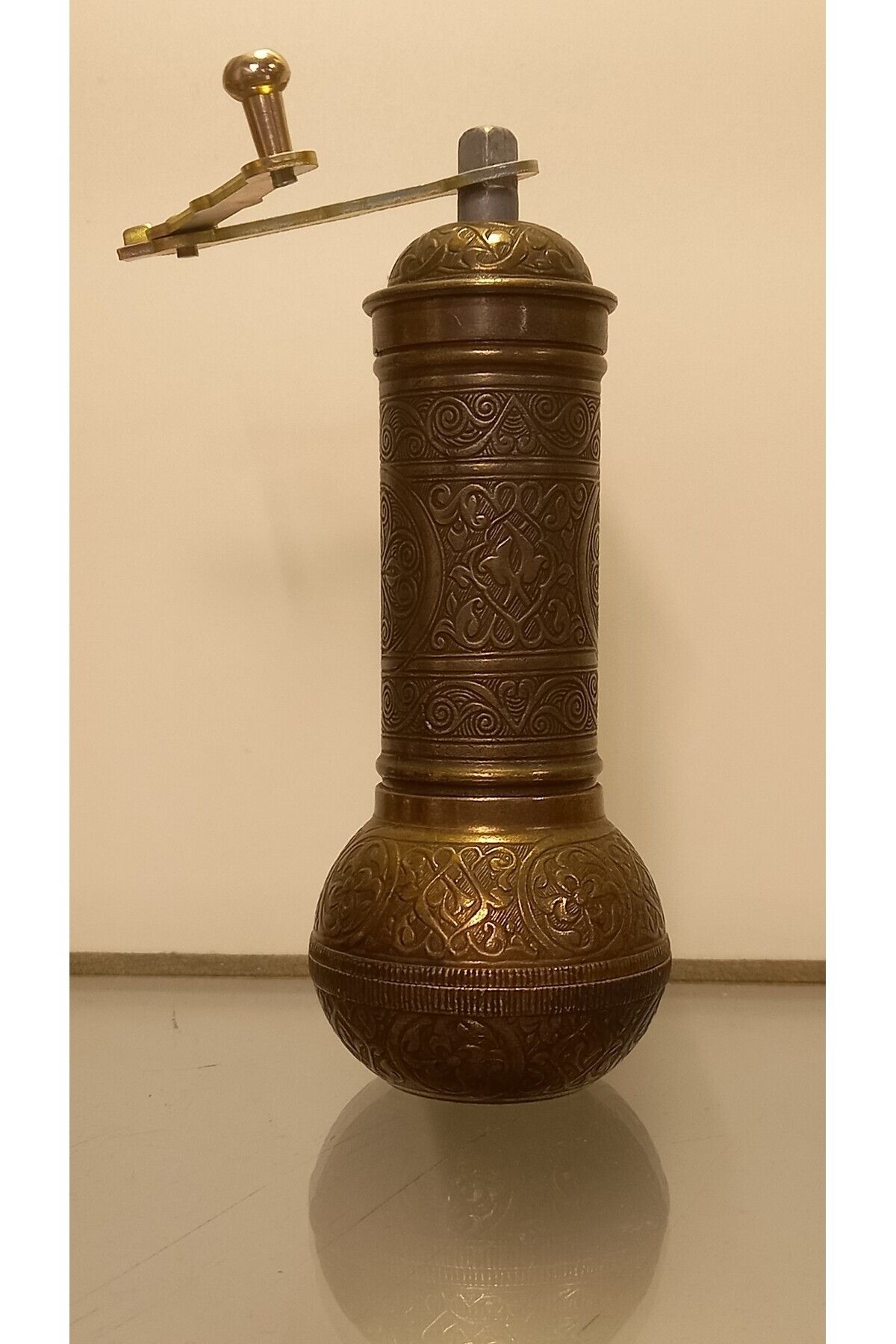 Otantik Hediyelik Baharat Kahve Öğütücü 1 Adet 20 Cm (BRONZ)