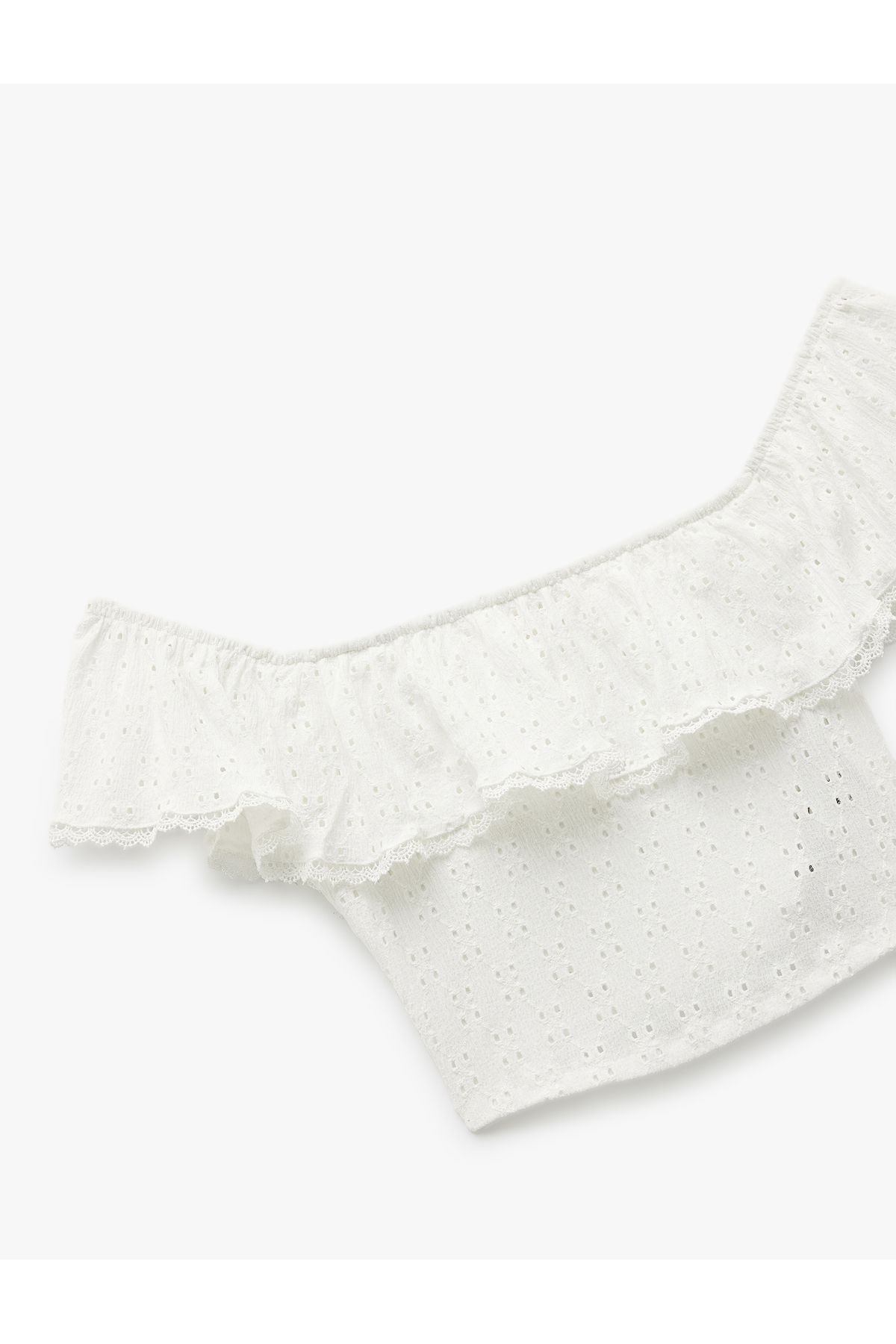 Koton-Sleeveless Lined Slim Fit Scalloped Embroidery Ruffle Off-The-Shoulder Crop Blouse 5