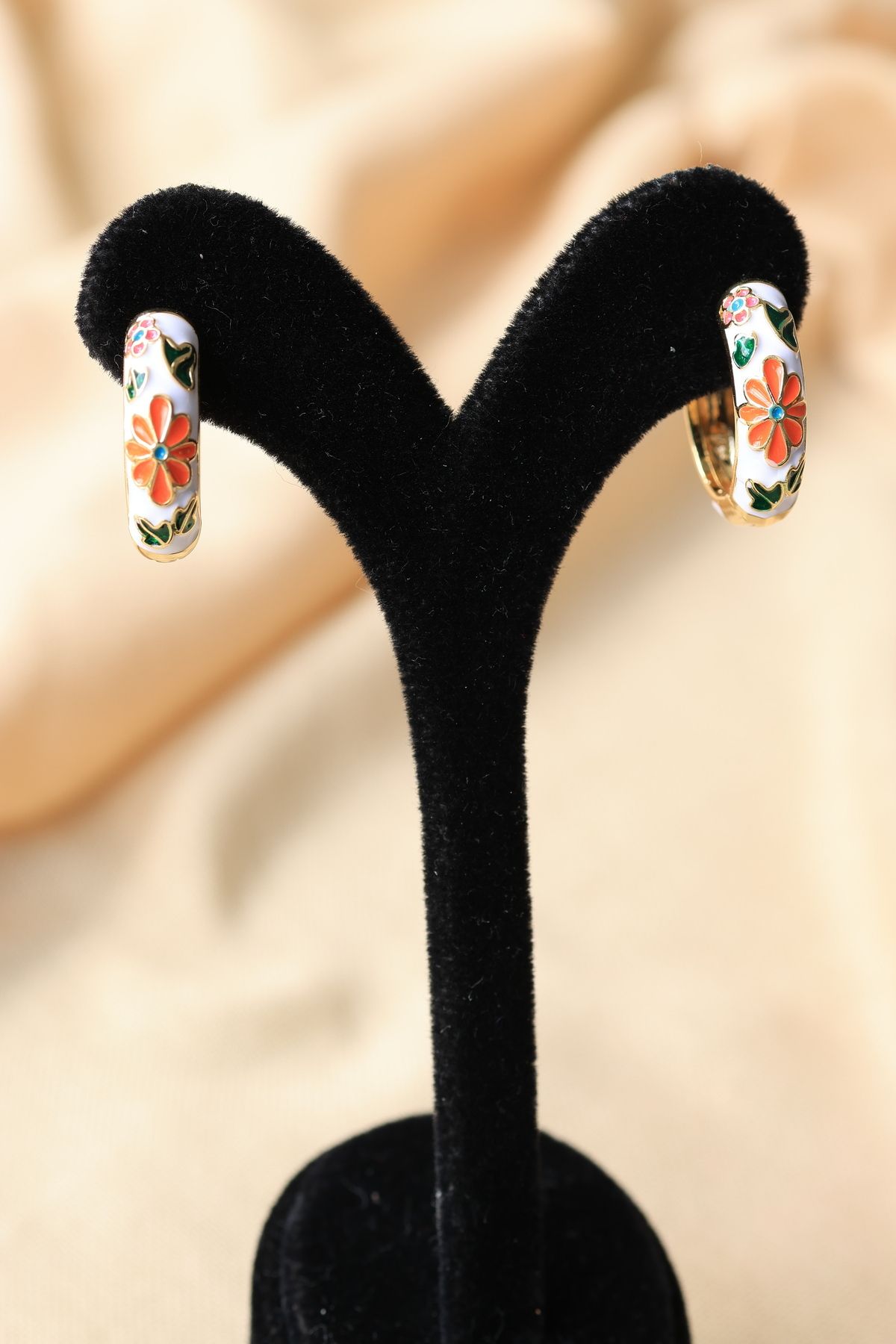 FİRST JEWELRY Beyaz Mineli Gold Küpe