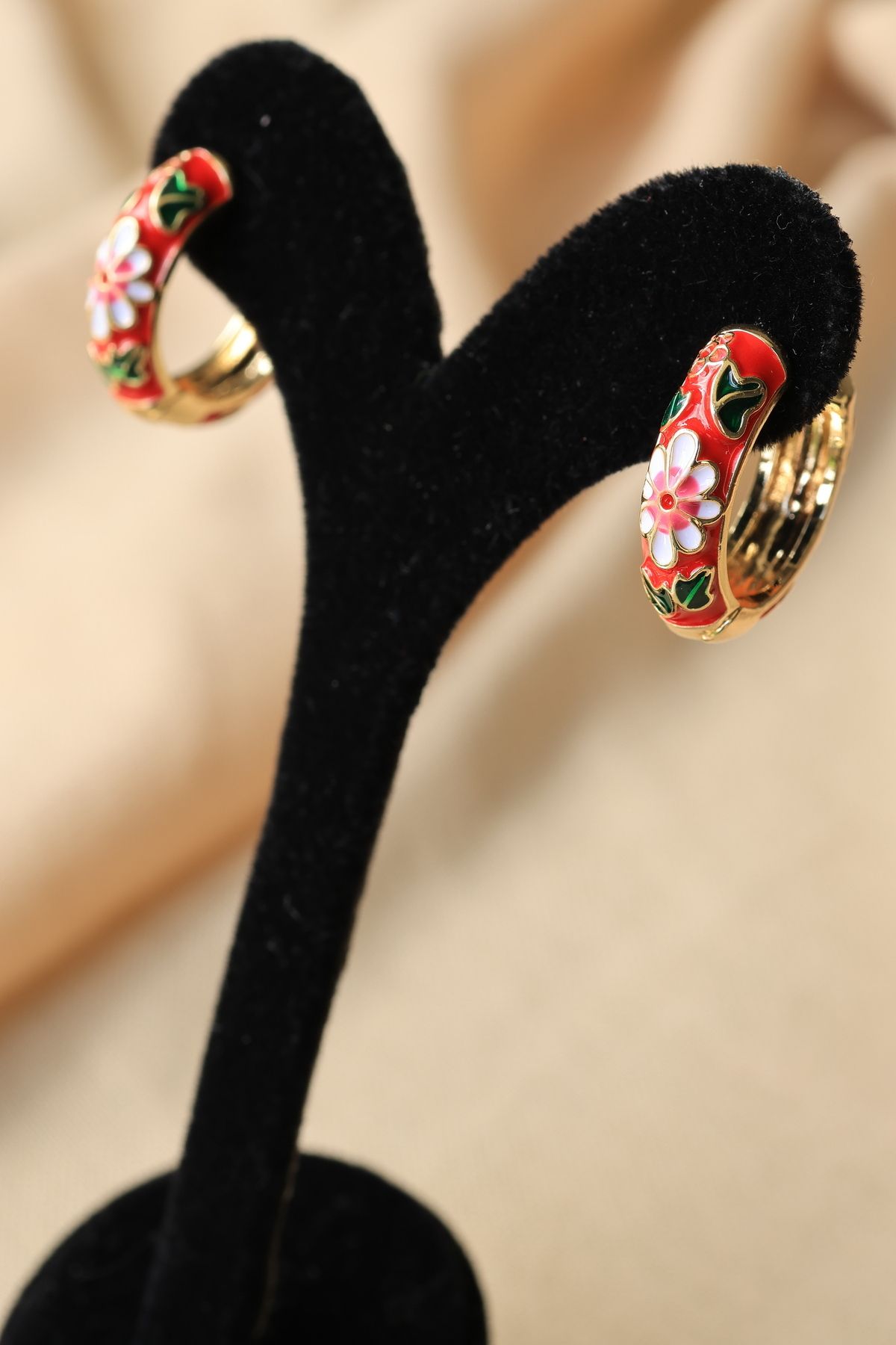 FİRST JEWELRY Kırmızı Mineli Gold Küpe