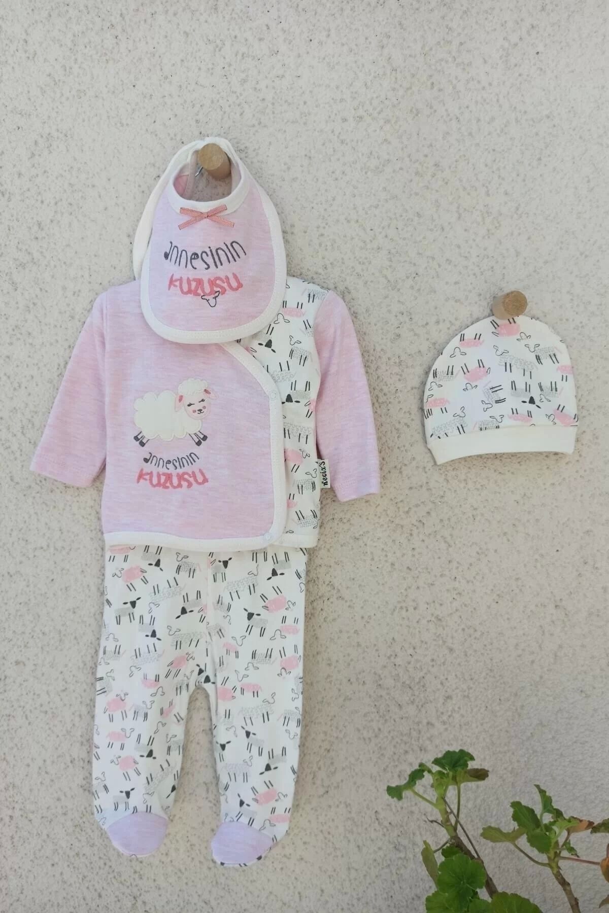 Beruflic Annesinin Kuzusu Şapkalı Eldivenli 5'li Kız Zıbın Seti 0-3 Ay