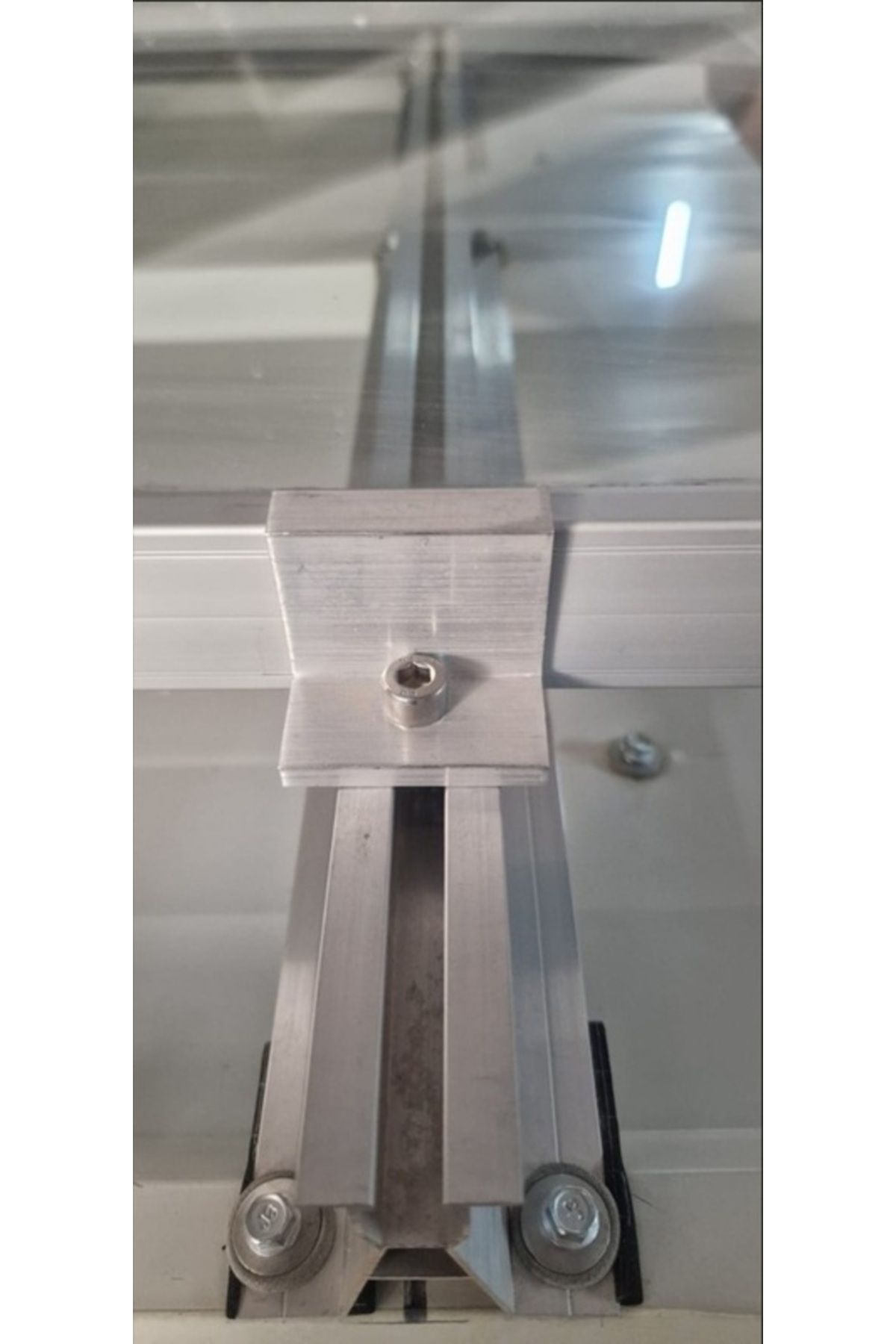 YAMAKO SOLAR 2 ADET GÜNEŞ PANEL(H:30MM)ALÜMİNYUM KONSTRÜKSİYON SET(L:540MM)(SANDVİÇ ÇATILAR İÇİNDİR)