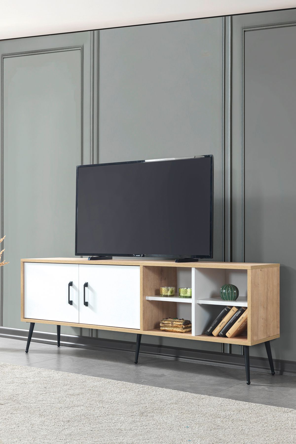 Evmo Home 3611 Şile Metal Ayaklı Metal Kulplu 160 Cm Tv Ünitesi - Beyaz Safir