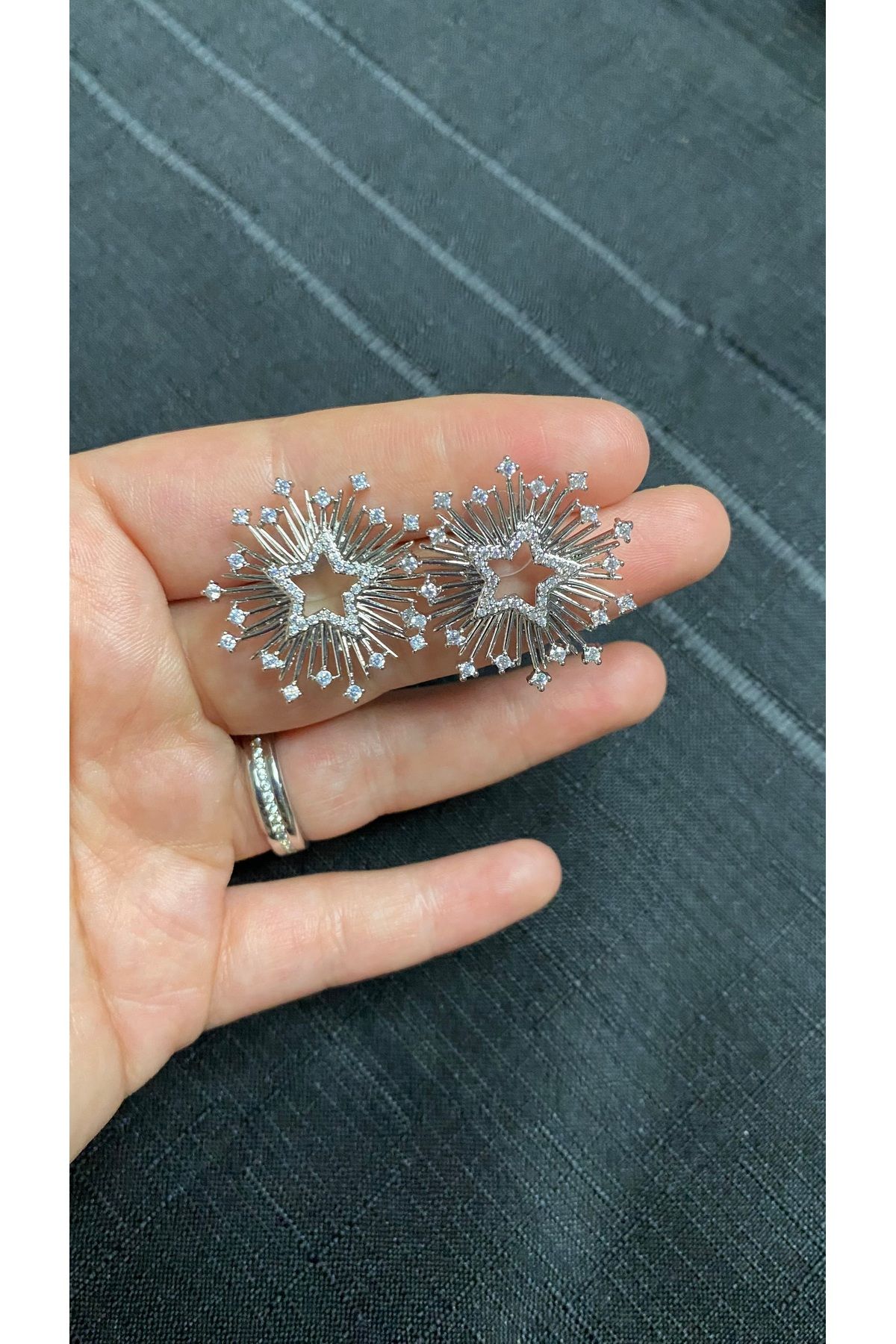 GLOWVİA AKSESUAR Zirkon Taşlı Parıltılı Yıldız Gümüş Küpe