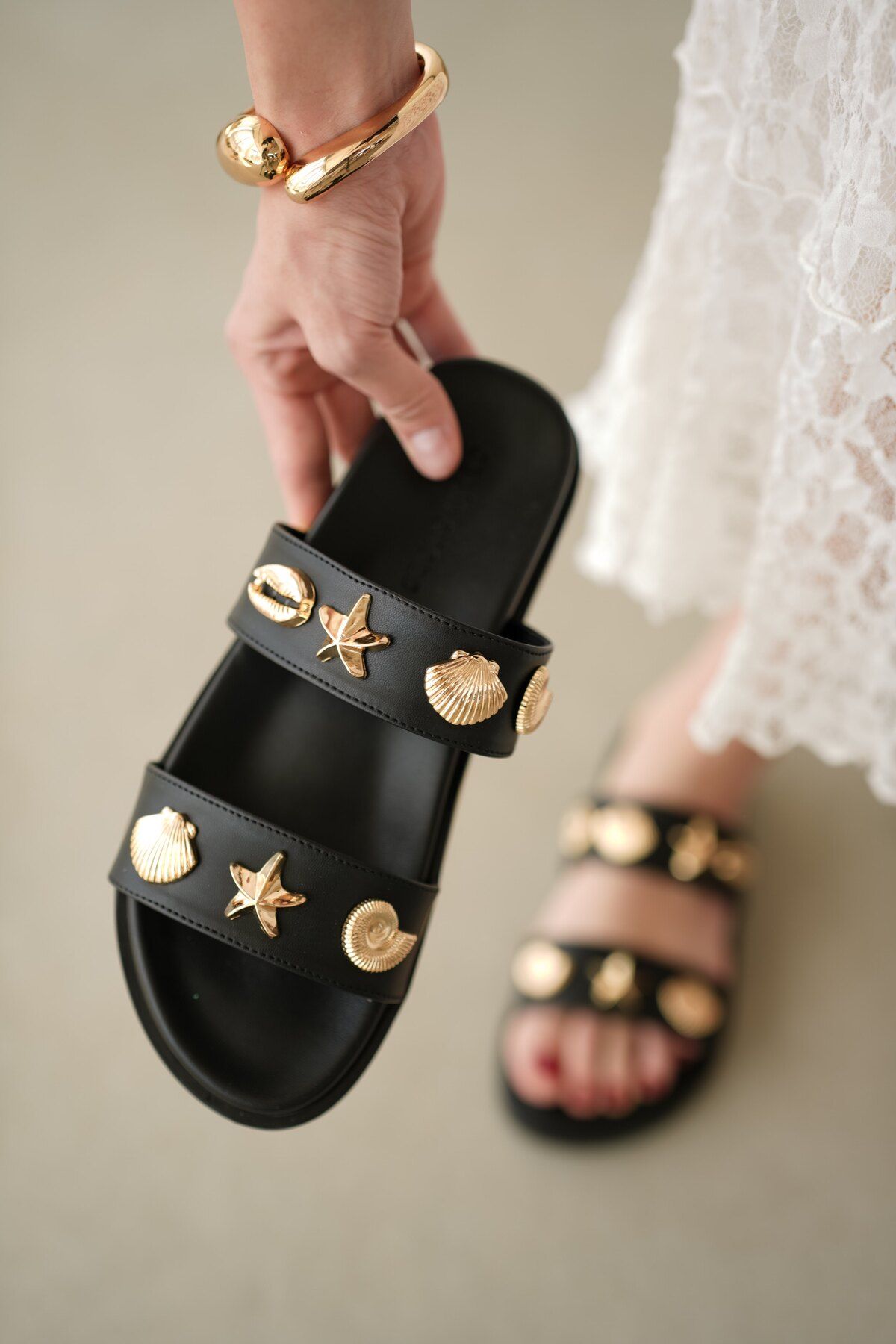 selinshoes Peony Yıldız Toka Detaylı Kadın Terlik- SİYAH