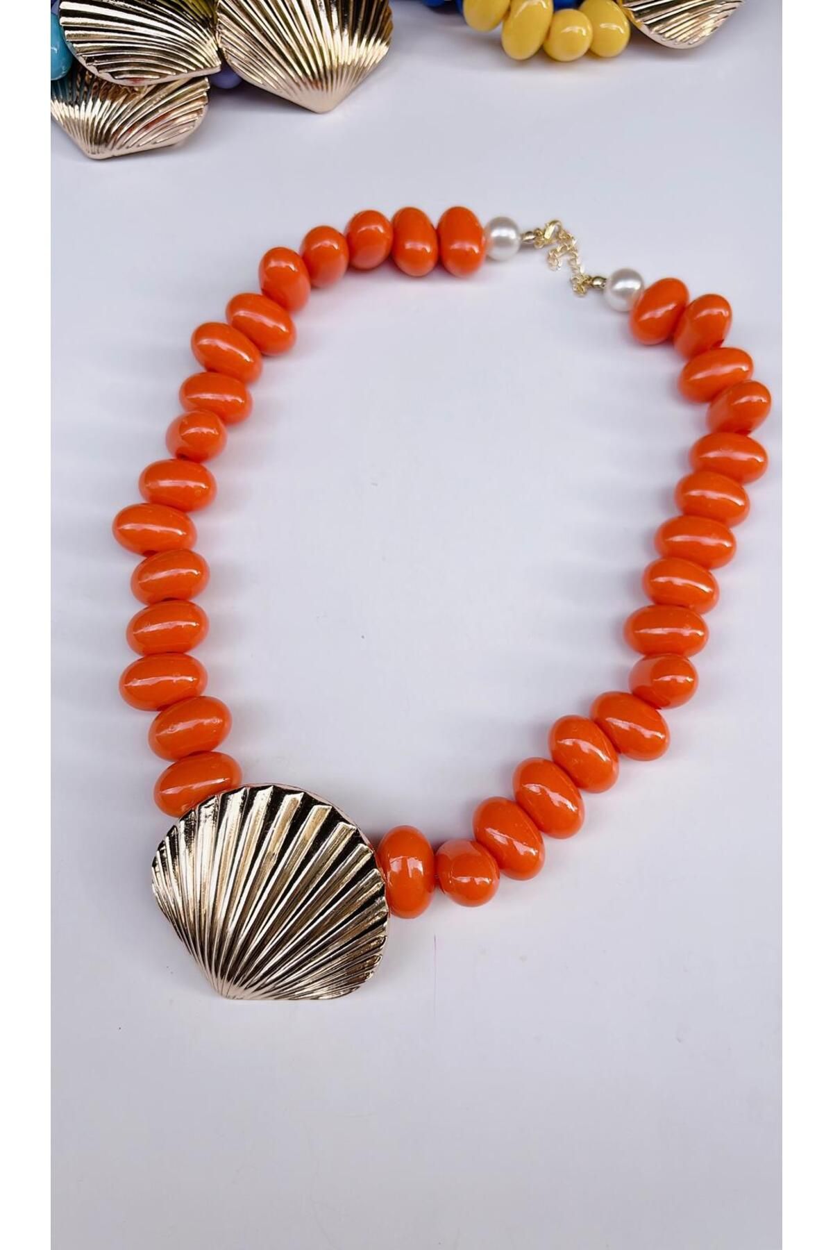 Tubb's Accessories Renkli boncuklu midye kolye