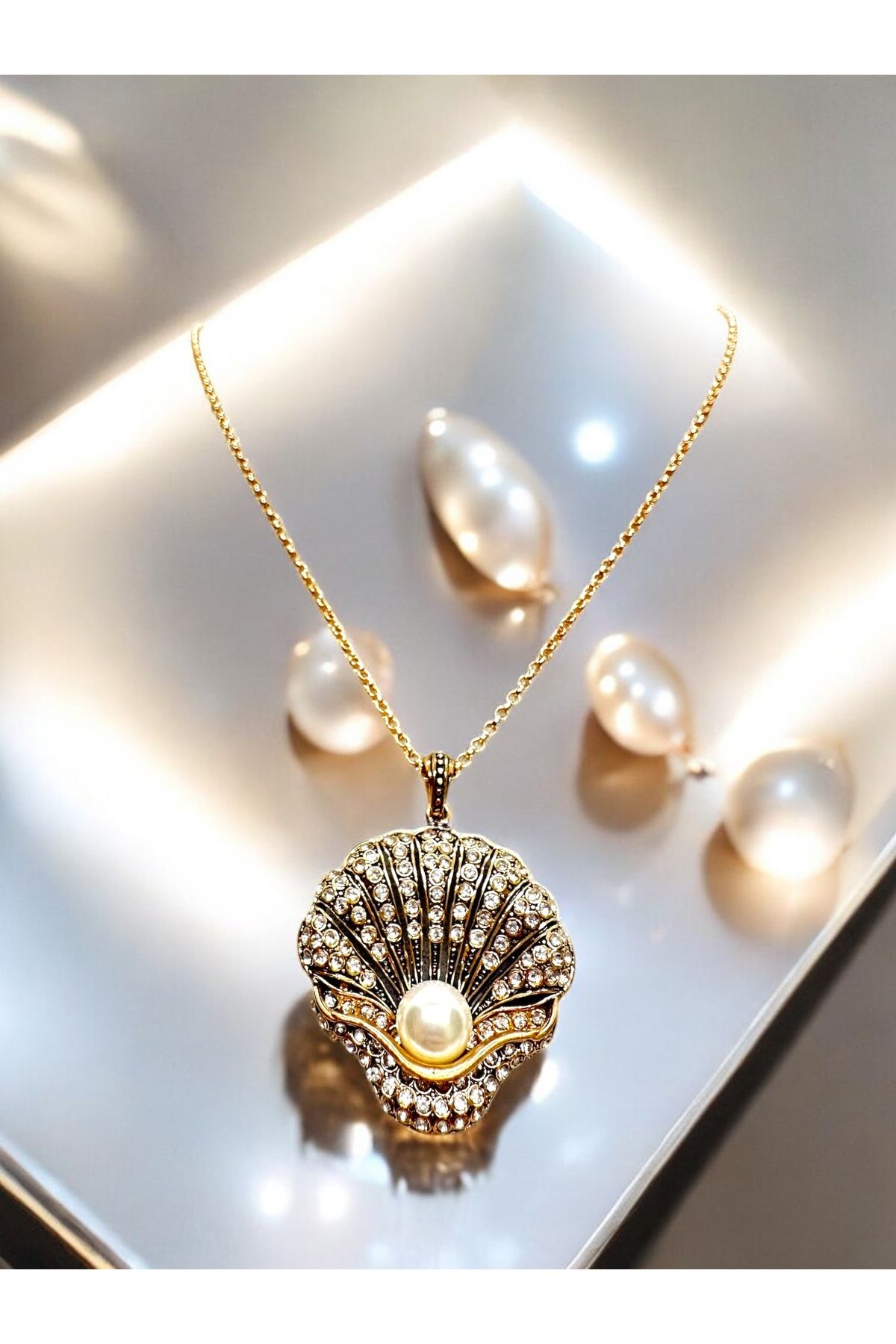 FUYA JEWELLERY İnci Detaylı Midye Kolye