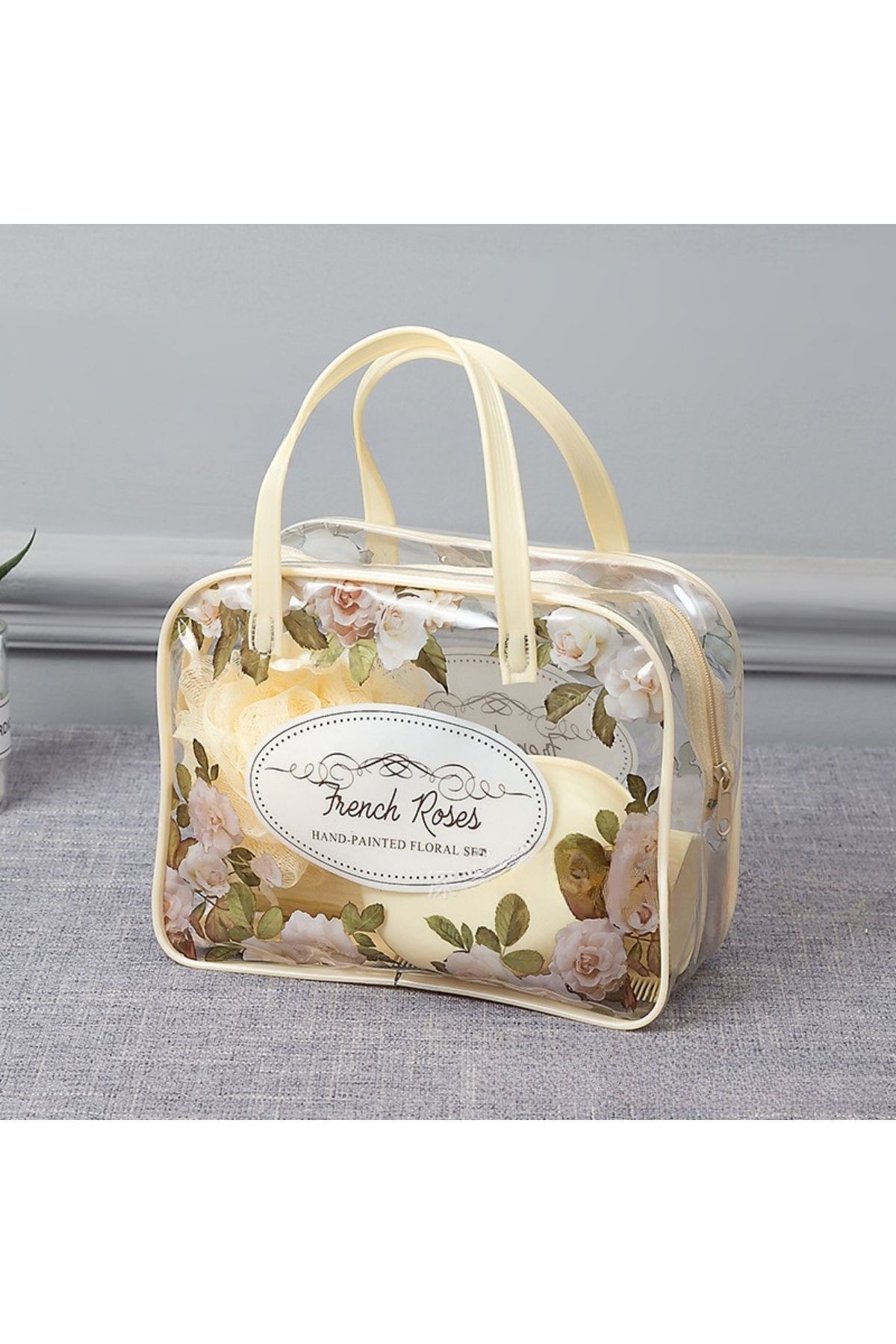 ARVALE French Roses Banyo ve Makyaj Seti | Seyahat İçin Duş Lifi, Sabunluk, Tarak, Kapaklı Makyaj Kutusu
