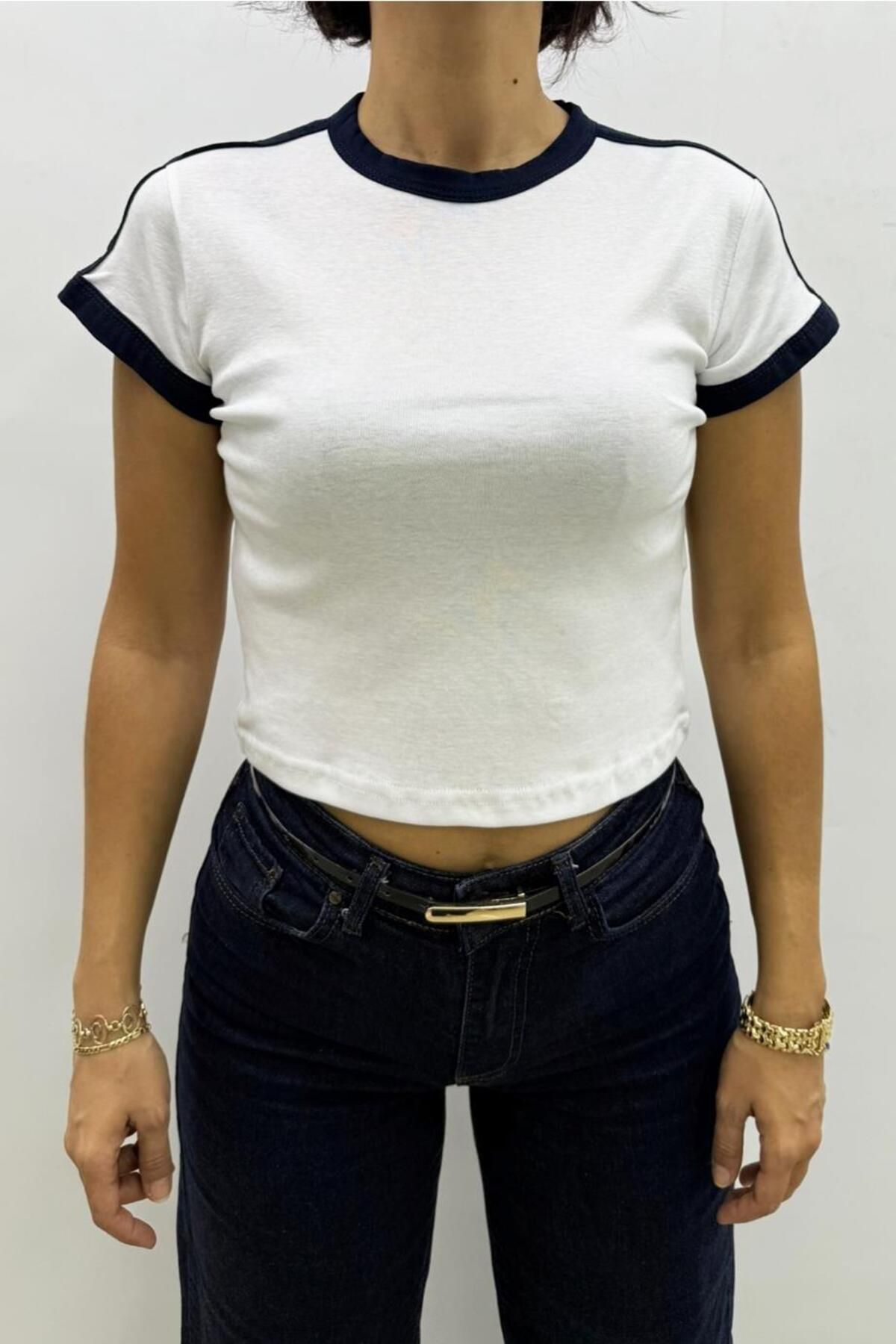 Flame İstanbul Butik Omuz Şeritli Beyaz Lacivert Crop Tsihrt - MGN4921