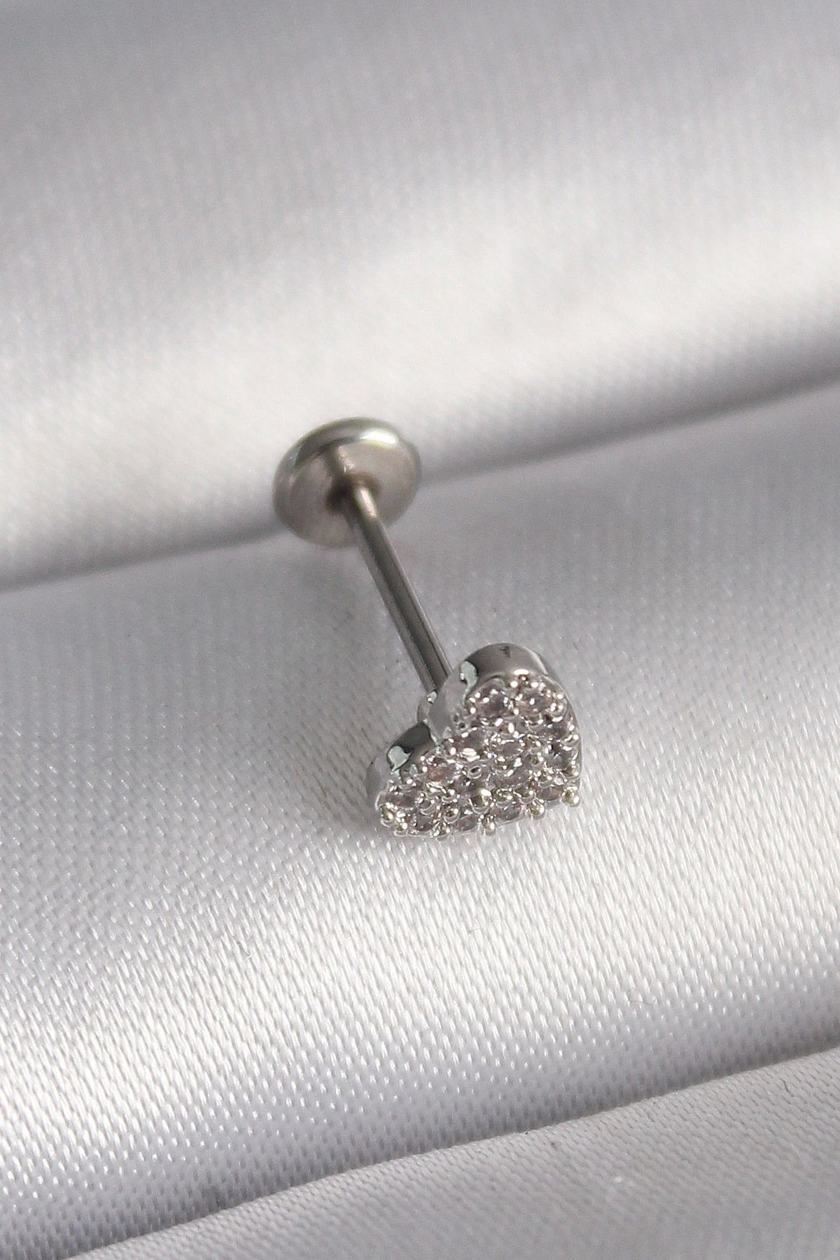 OurStyles 316L Çelik Gümüş Renk Zirkon Taşlı Kalp Model Tragus Piercing - TJ-PR1347