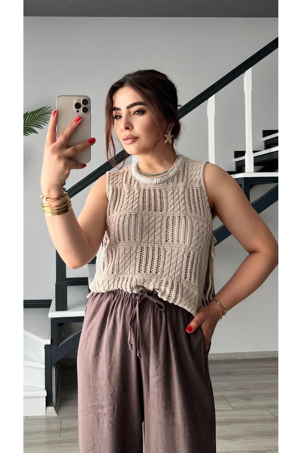 Oslove Taş-Ekru Jakarlı Kolsuz Triko Bluz